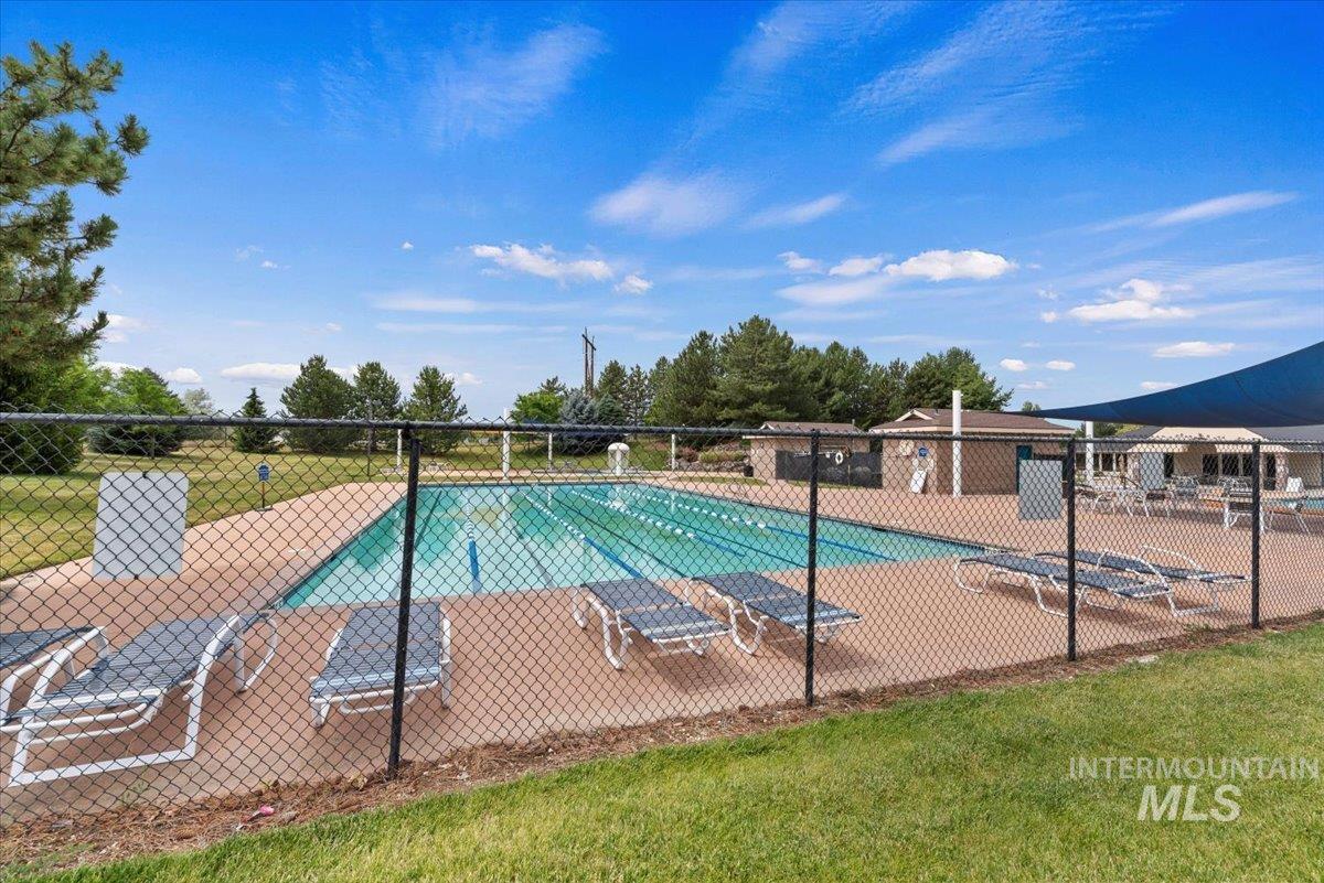 4210 E Carnation Ct., Boise, Idaho 83716-0000, 3 Bedrooms, 2 Bathrooms, Residential For Sale, Price $499,000,MLS 98992469