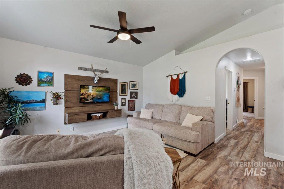 4210 E Carnation Ct., Boise, Idaho 83716-0000, 3 Bedrooms, 2 Bathrooms, Residential For Sale, Price $499,000,MLS 98992469