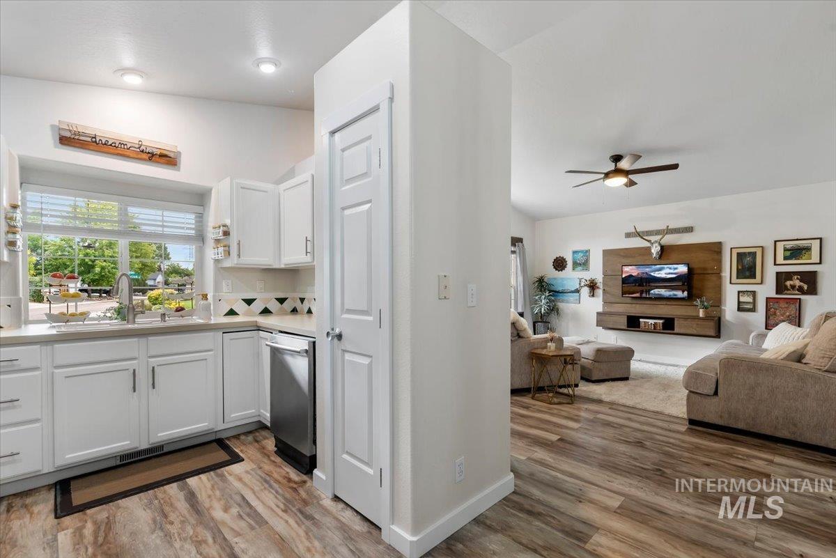 4210 E Carnation Ct., Boise, Idaho 83716-0000, 3 Bedrooms, 2 Bathrooms, Residential For Sale, Price $499,000,MLS 98992469