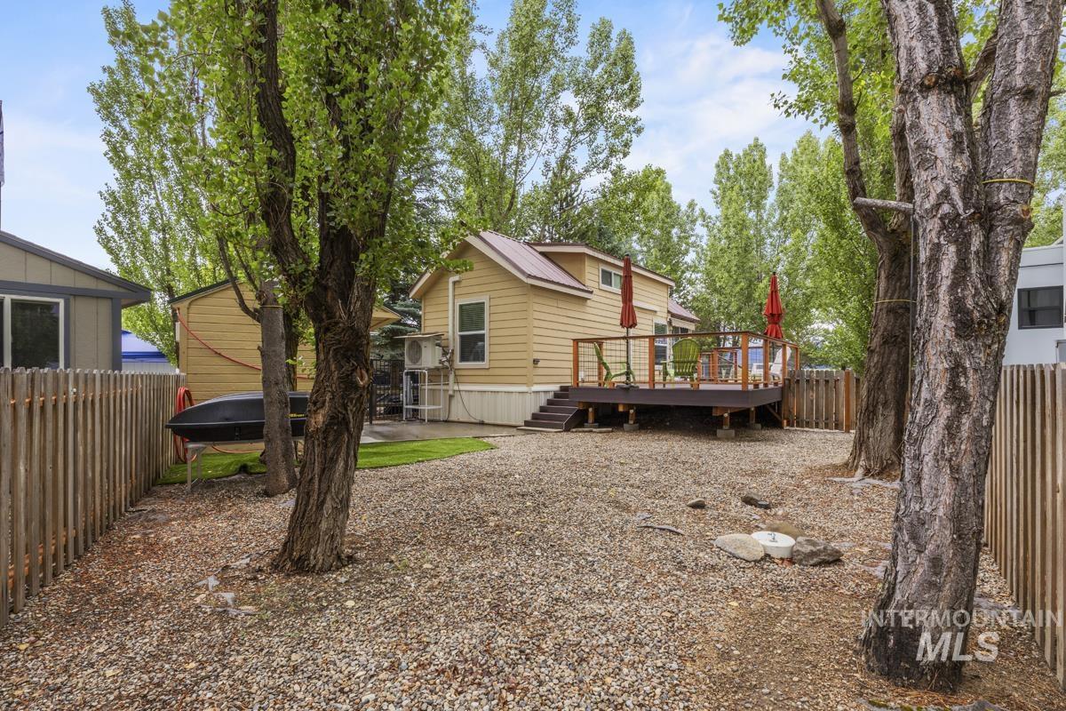 10 P Street, Cascade, Idaho 83611, 1 Bedroom, 1 Bathroom, Residential For Sale, Price $237,000,MLS 98992472