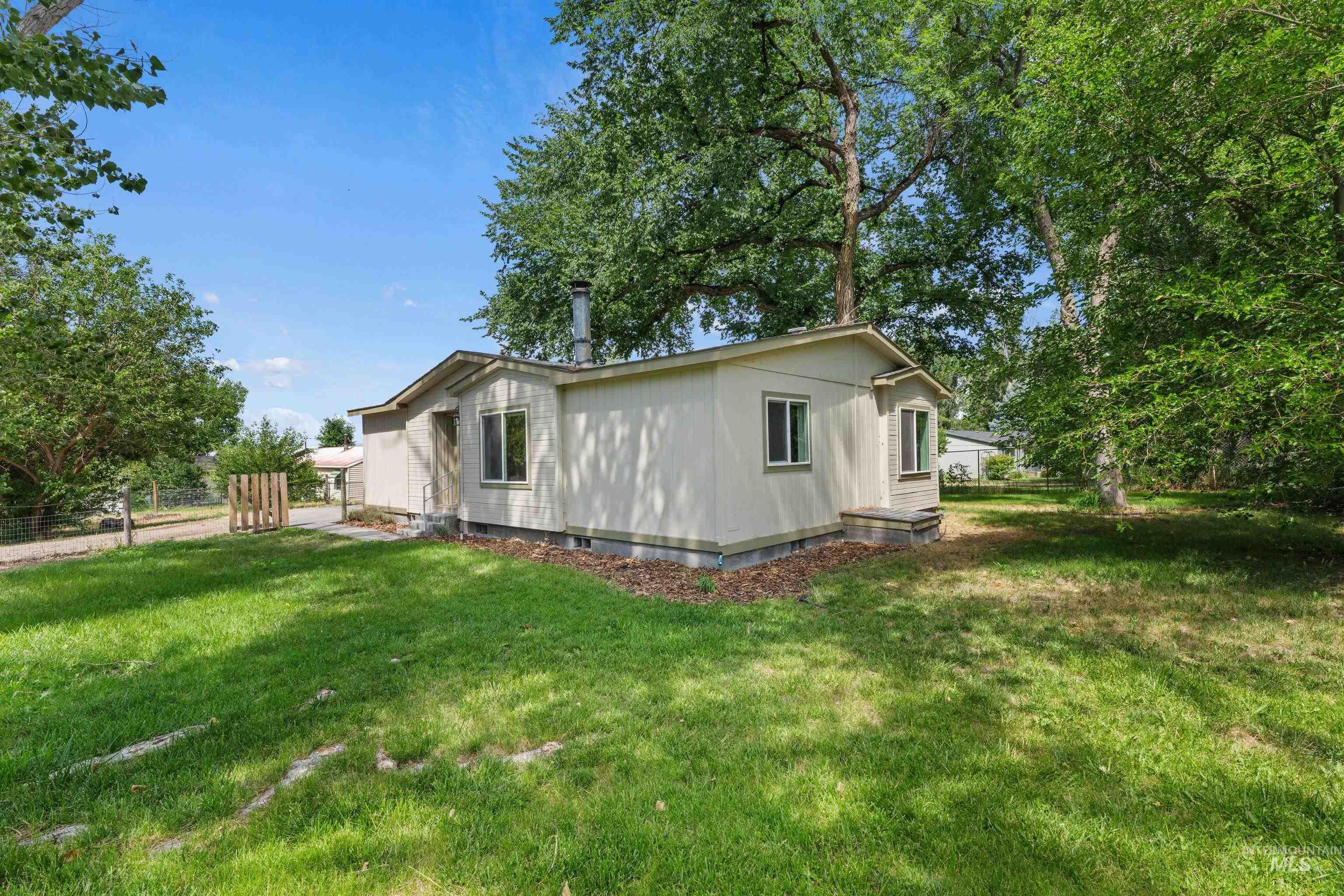 31994 Hyde St, Bruneau, Idaho 83604, 3 Bedrooms, 2 Bathrooms, Residential For Sale, Price $325,000,MLS 98992475