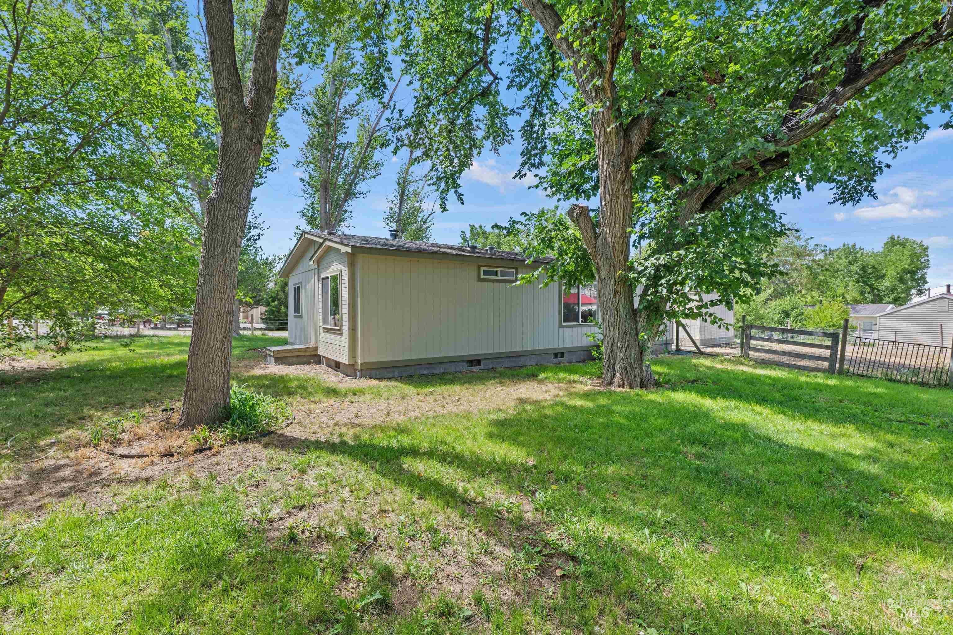 31994 Hyde St, Bruneau, Idaho 83604, 3 Bedrooms, 2 Bathrooms, Residential For Sale, Price $325,000,MLS 98992475
