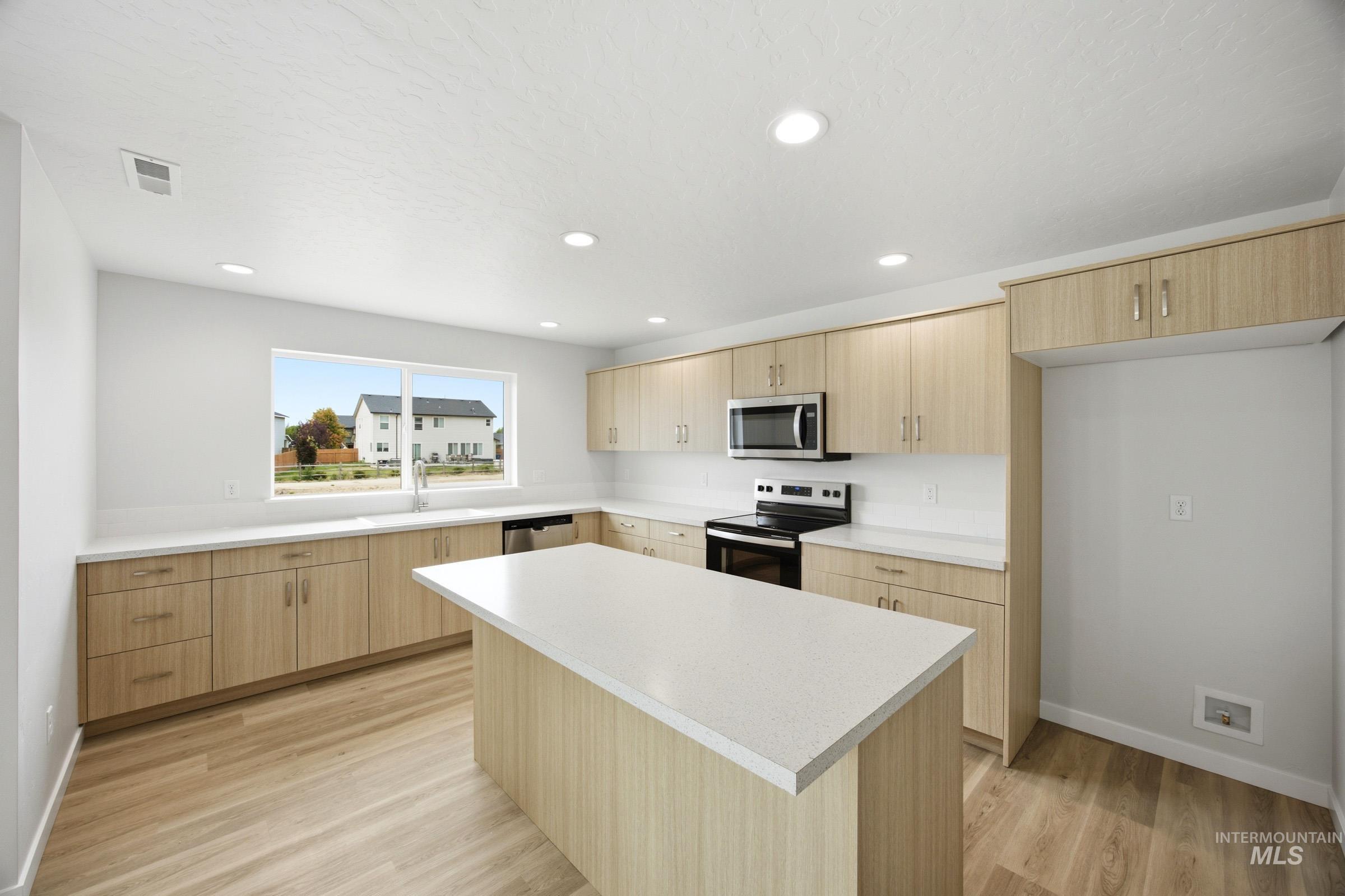 1625 Sunday River St, Middleton, Idaho 83644, 5 Bedrooms, 2.5 Bathrooms, Residential For Sale, Price $559,990,MLS 98992477