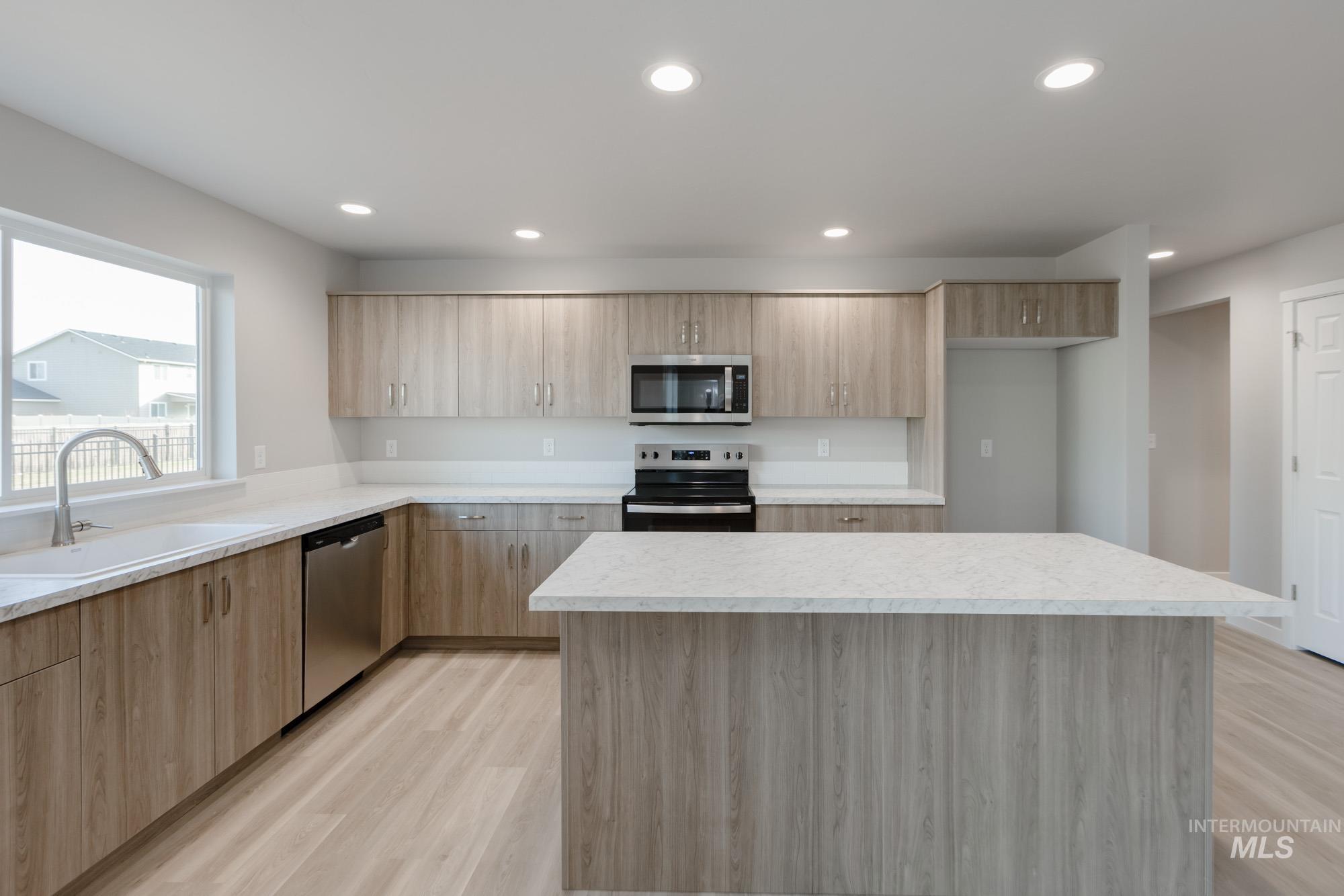 1625 Sunday River St, Middleton, Idaho 83644, 5 Bedrooms, 2.5 Bathrooms, Residential For Sale, Price $559,990,MLS 98992477