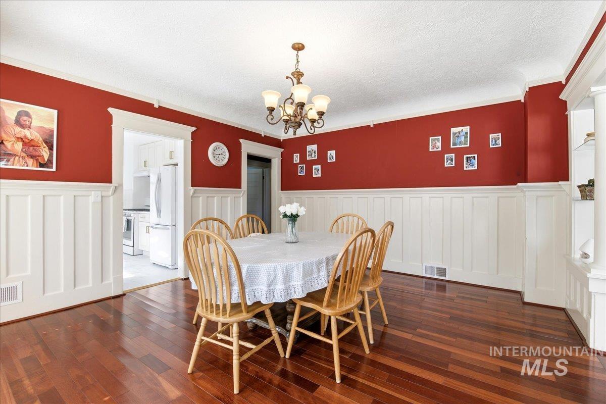 1030 Center Ave, Payette, Idaho 83661, 7 Bedrooms, 3 Bathrooms, Residential For Sale, Price $472,999, 98992483