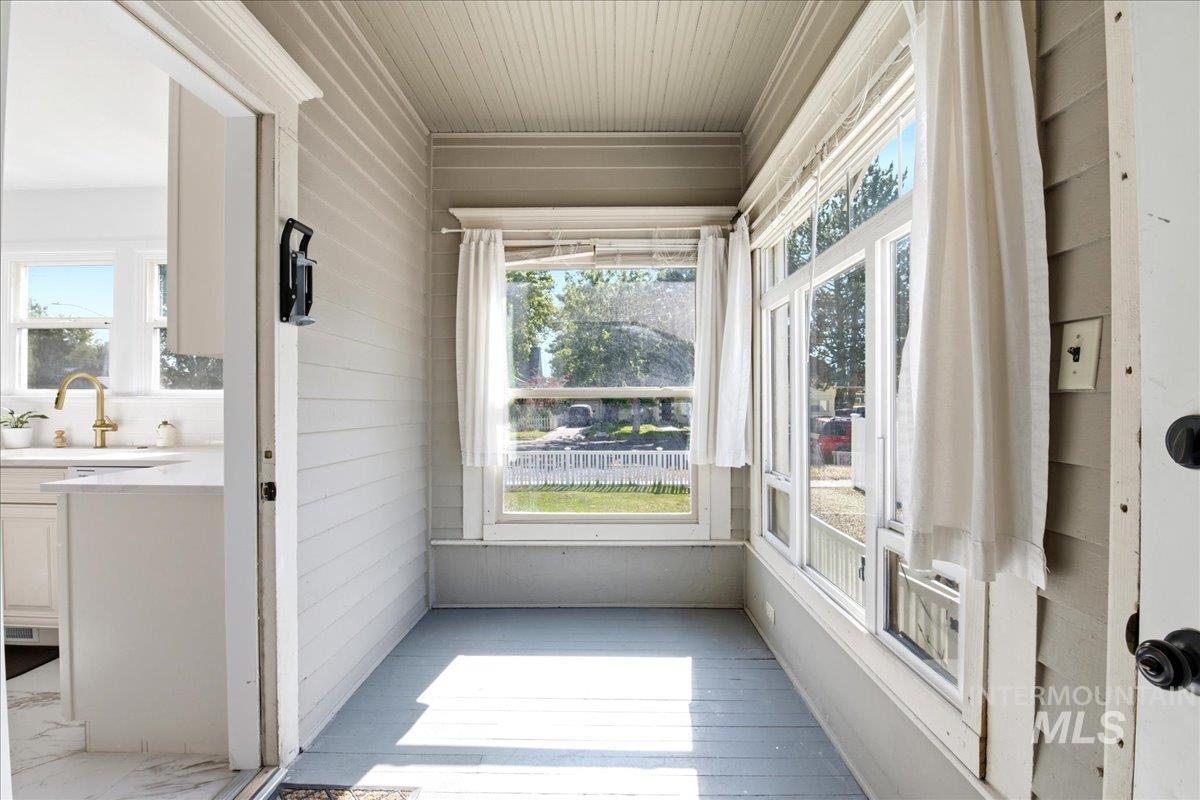 1030 Center Ave, Payette, Idaho 83661, 7 Bedrooms, 3 Bathrooms, Residential For Sale, Price $472,999, 98992483