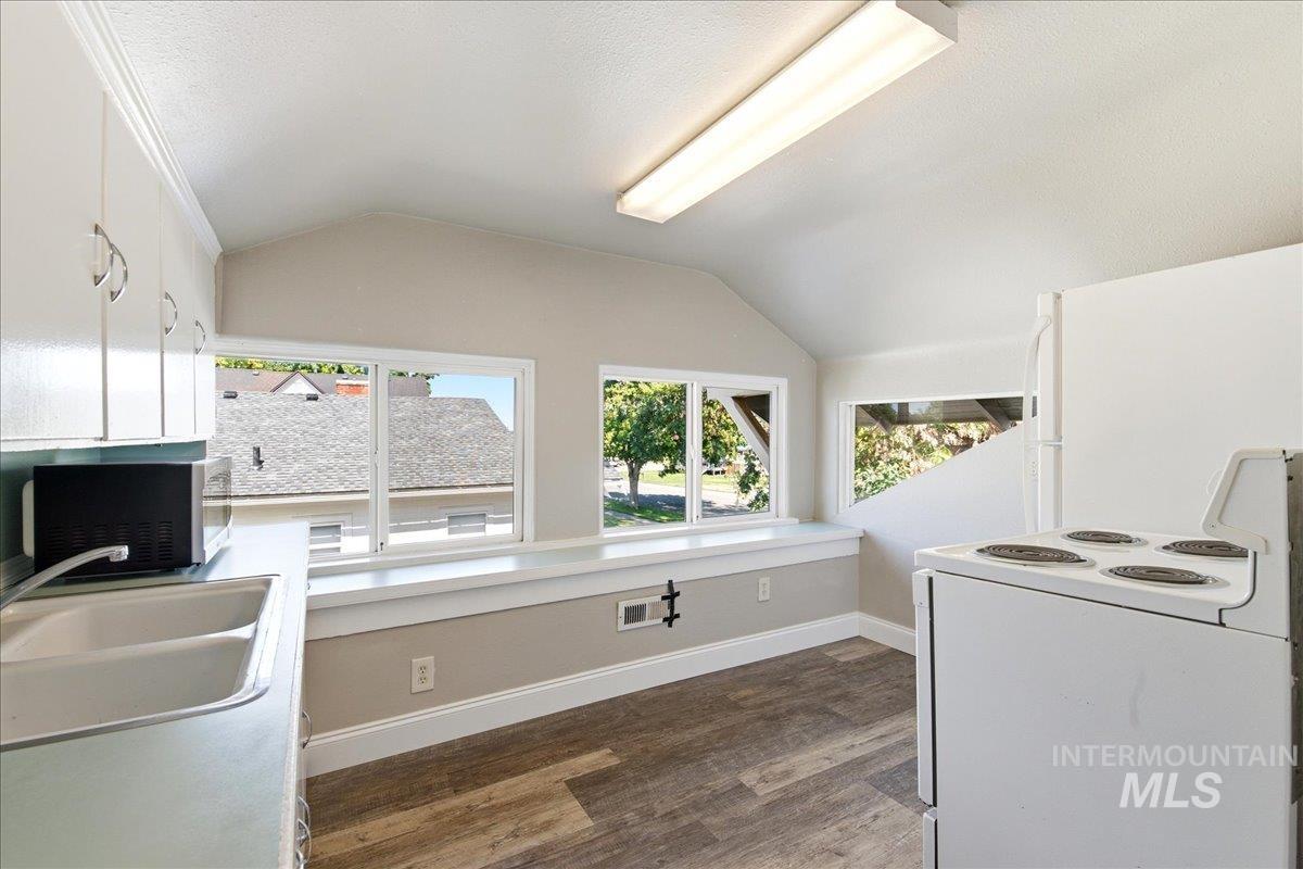 1030 Center Ave, Payette, Idaho 83661, 7 Bedrooms, 3 Bathrooms, Residential For Sale, Price $472,999, 98992483