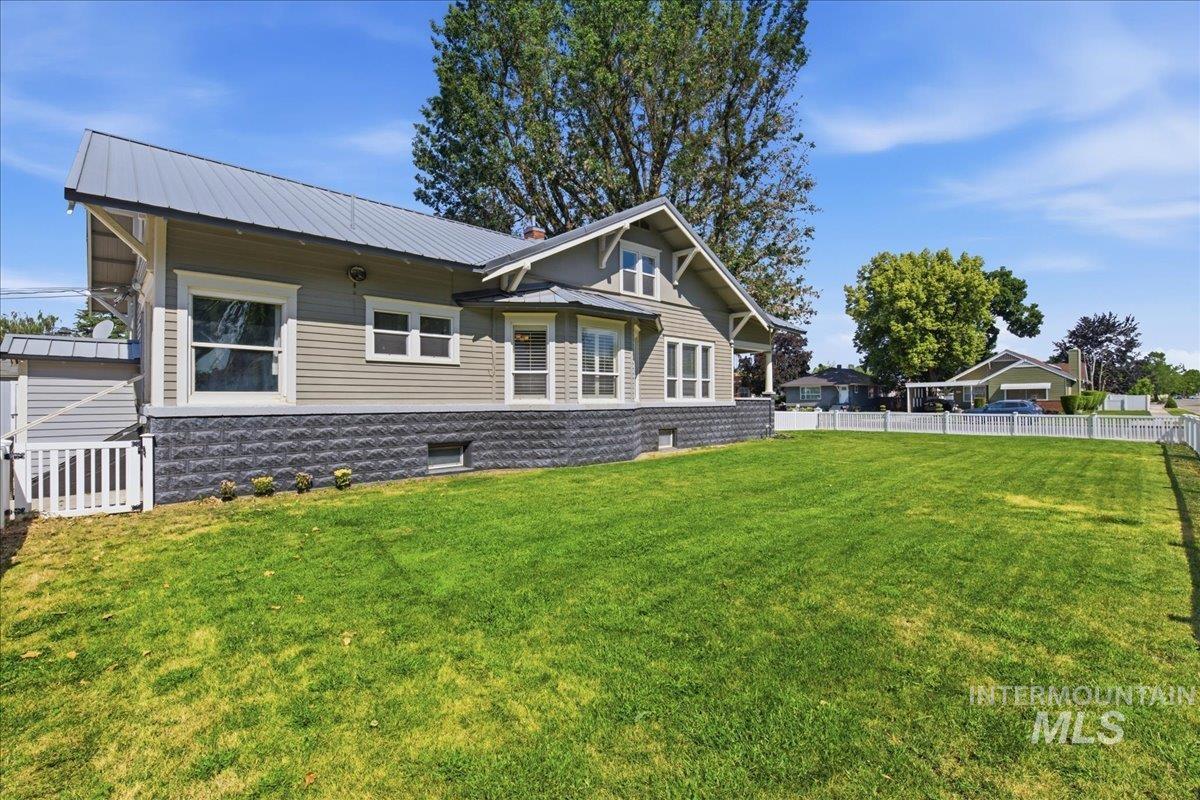 1030 Center Ave, Payette, Idaho 83661, 7 Bedrooms, 3 Bathrooms, Residential For Sale, Price $472,999, 98992483