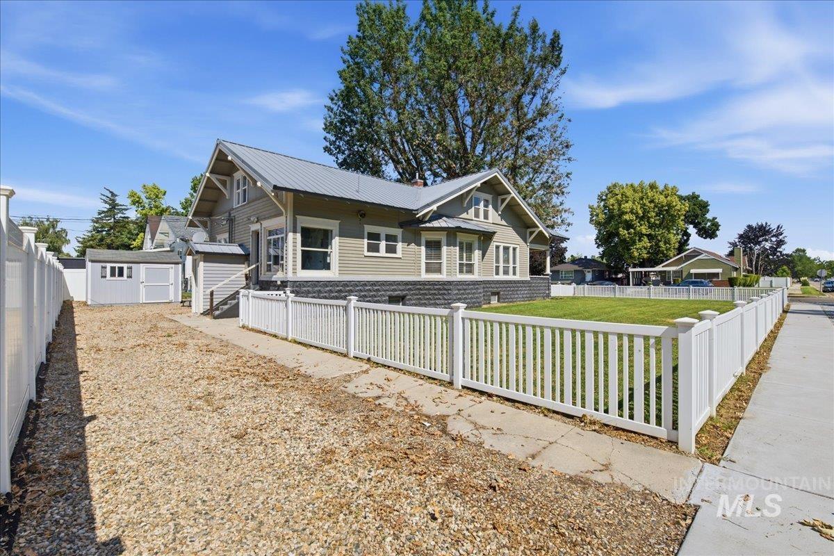 1030 Center Ave, Payette, Idaho 83661, 7 Bedrooms, 3 Bathrooms, Residential For Sale, Price $472,999, 98992483