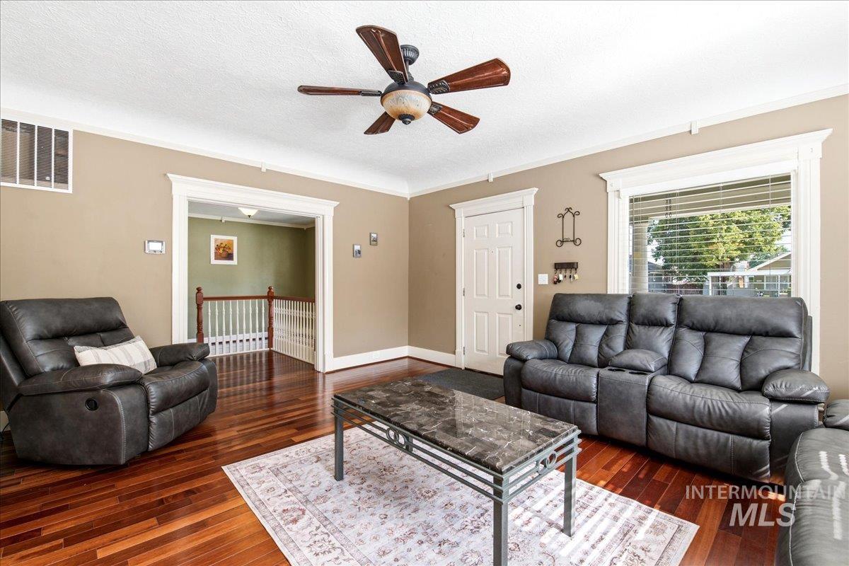 1030 Center Ave, Payette, Idaho 83661, 7 Bedrooms, 3 Bathrooms, Residential For Sale, Price $472,999, 98992483