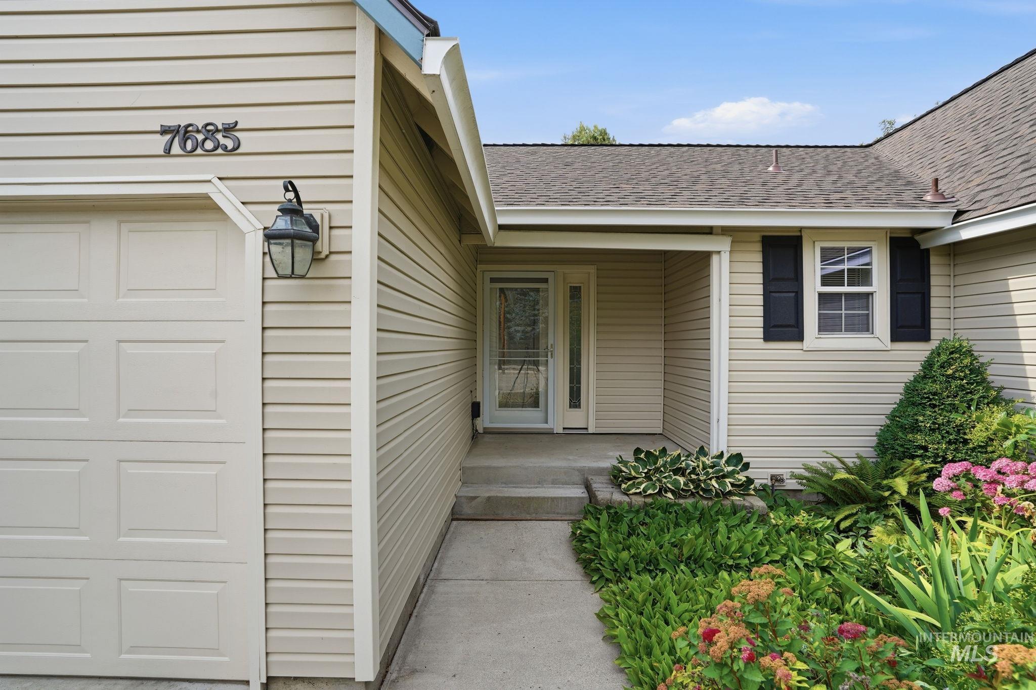 7685 W Settlers Ave, Boise, Idaho 83704, 3 Bedrooms, 1 Bathroom, Residential For Sale, Price $385,000,MLS 98992489