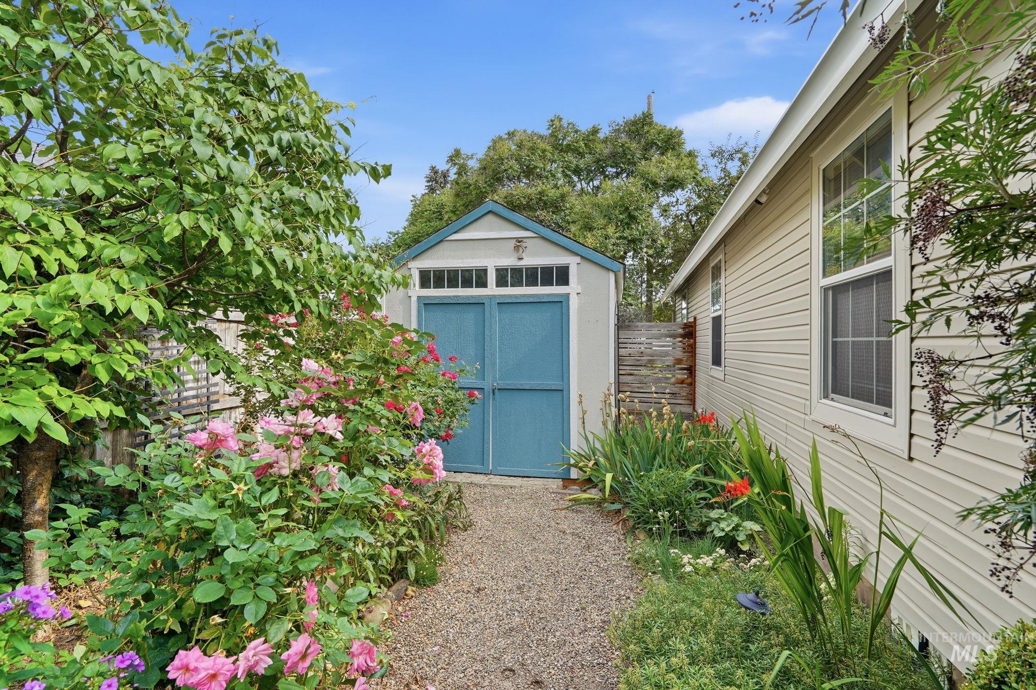 7685 W Settlers Ave, Boise, Idaho 83704, 3 Bedrooms, 1 Bathroom, Residential For Sale, Price $385,000,MLS 98992489