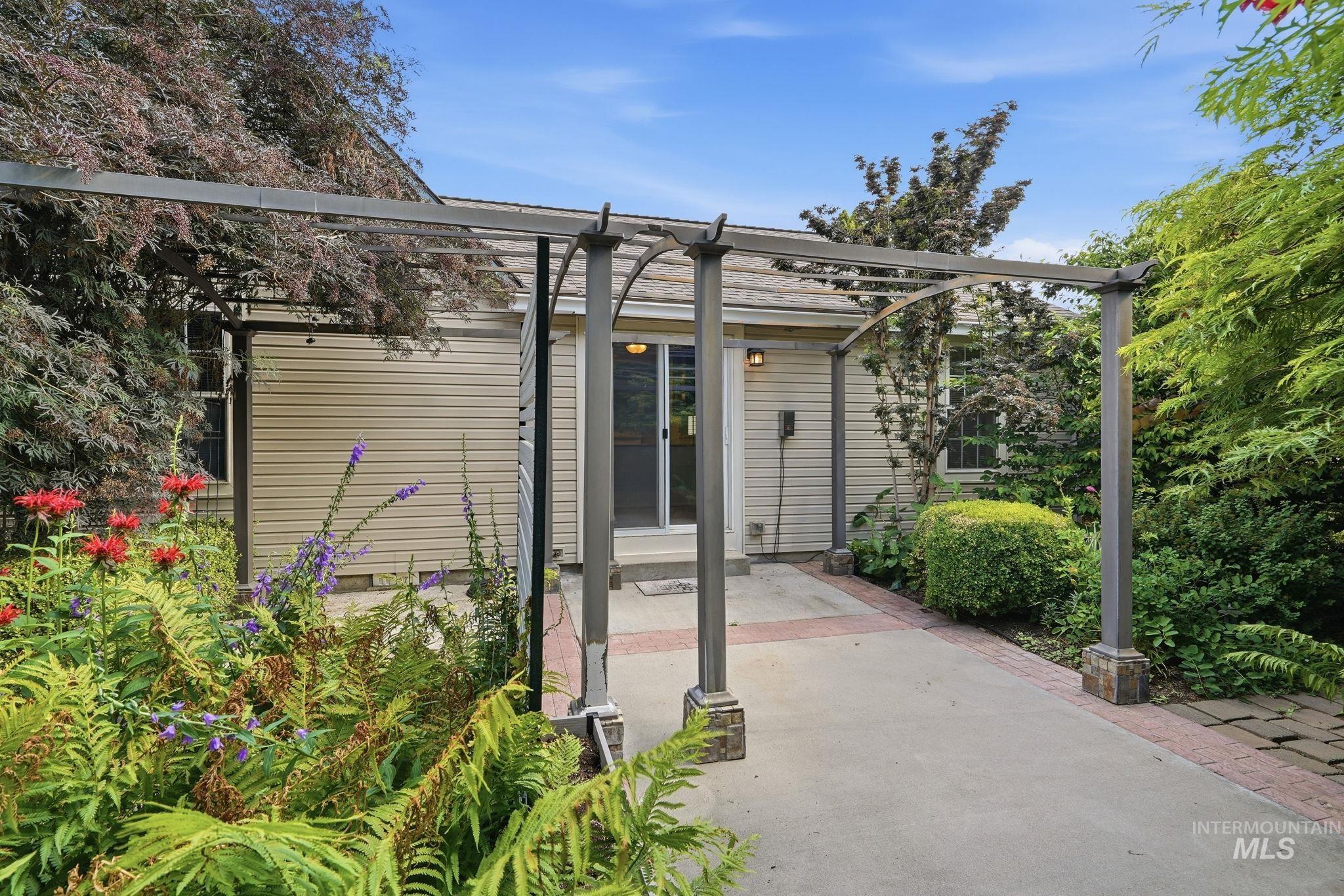 7685 W Settlers Ave, Boise, Idaho 83704, 3 Bedrooms, 1 Bathroom, Residential For Sale, Price $385,000,MLS 98992489