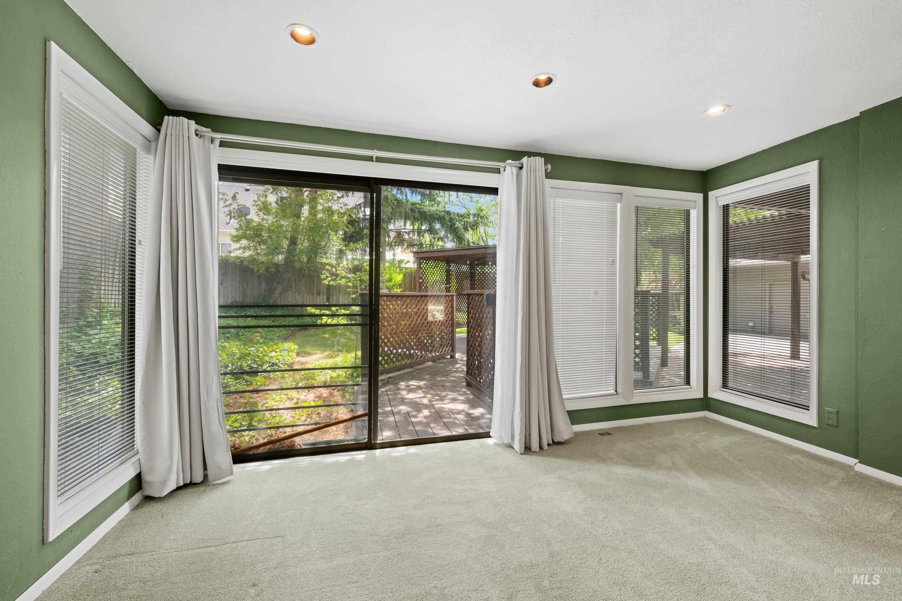 2333 Table Rock Rd, Boise, Idaho 83712, 4 Bedrooms, 3 Bathrooms, Residential For Sale, Price $899,000, 98992492