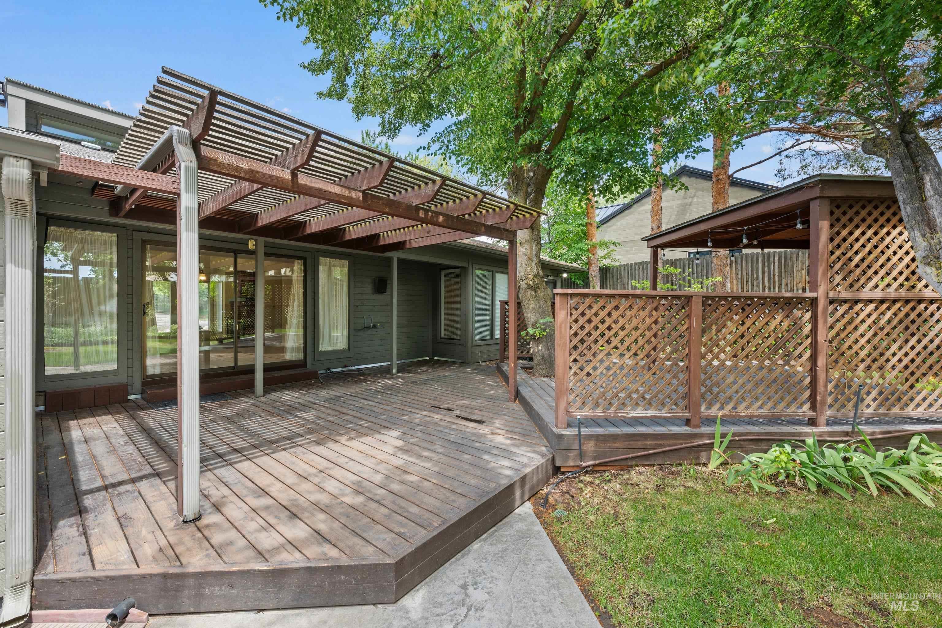 2333 Table Rock Rd, Boise, Idaho 83712, 4 Bedrooms, 3 Bathrooms, Residential For Sale, Price $899,000, 98992492
