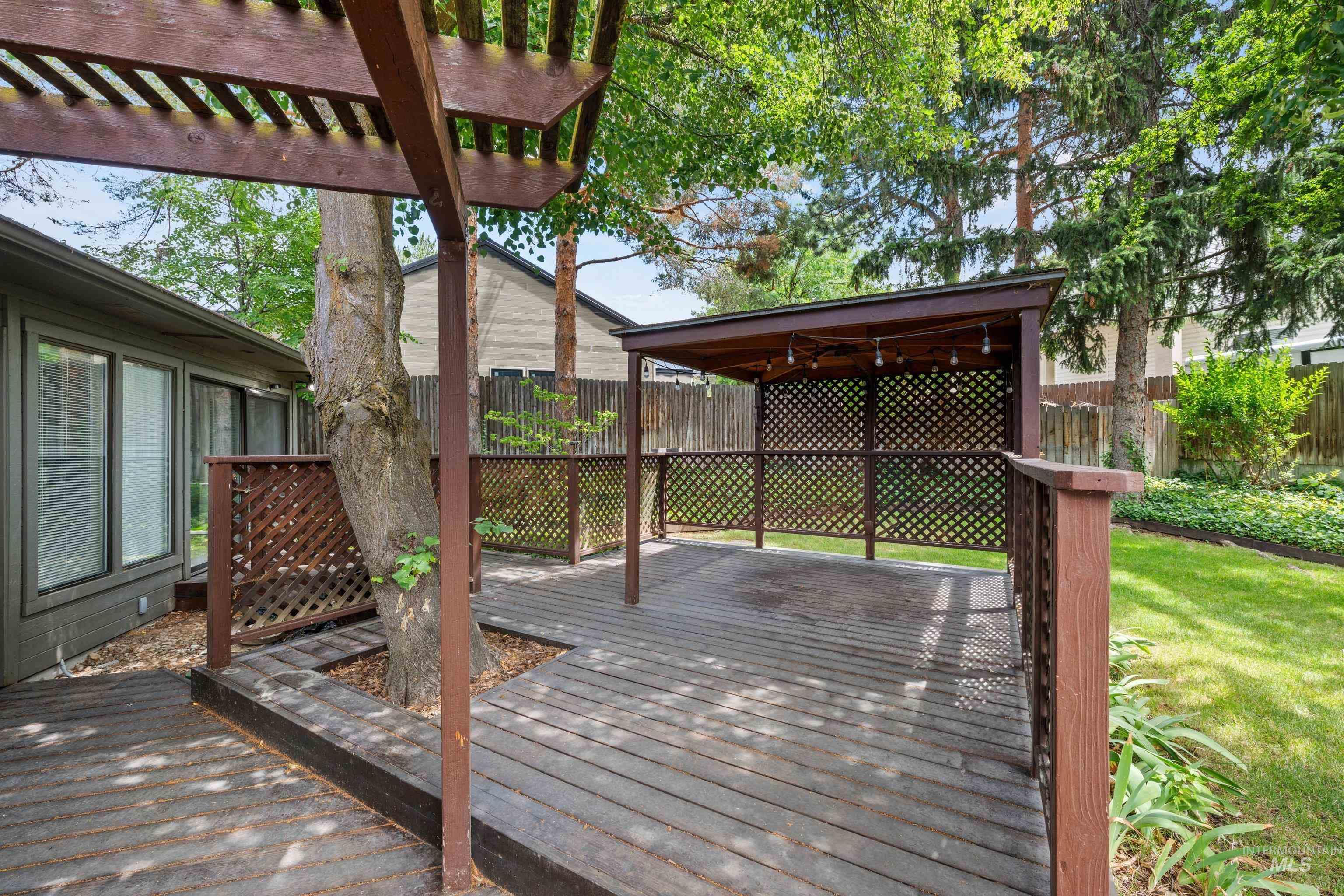2333 Table Rock Rd, Boise, Idaho 83712, 4 Bedrooms, 3 Bathrooms, Residential For Sale, Price $899,000, 98992492