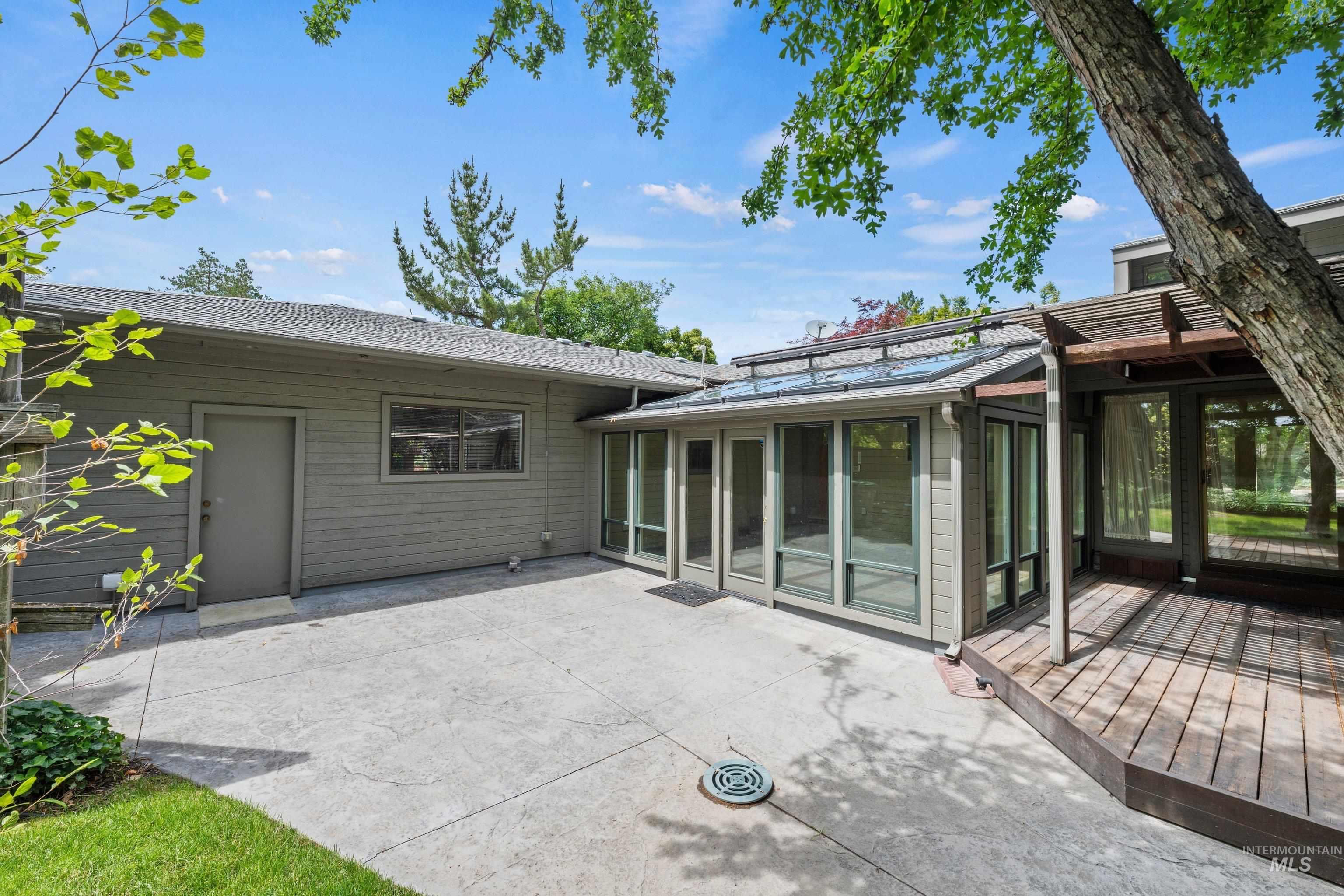 2333 Table Rock Rd, Boise, Idaho 83712, 4 Bedrooms, 3 Bathrooms, Residential For Sale, Price $899,000, 98992492
