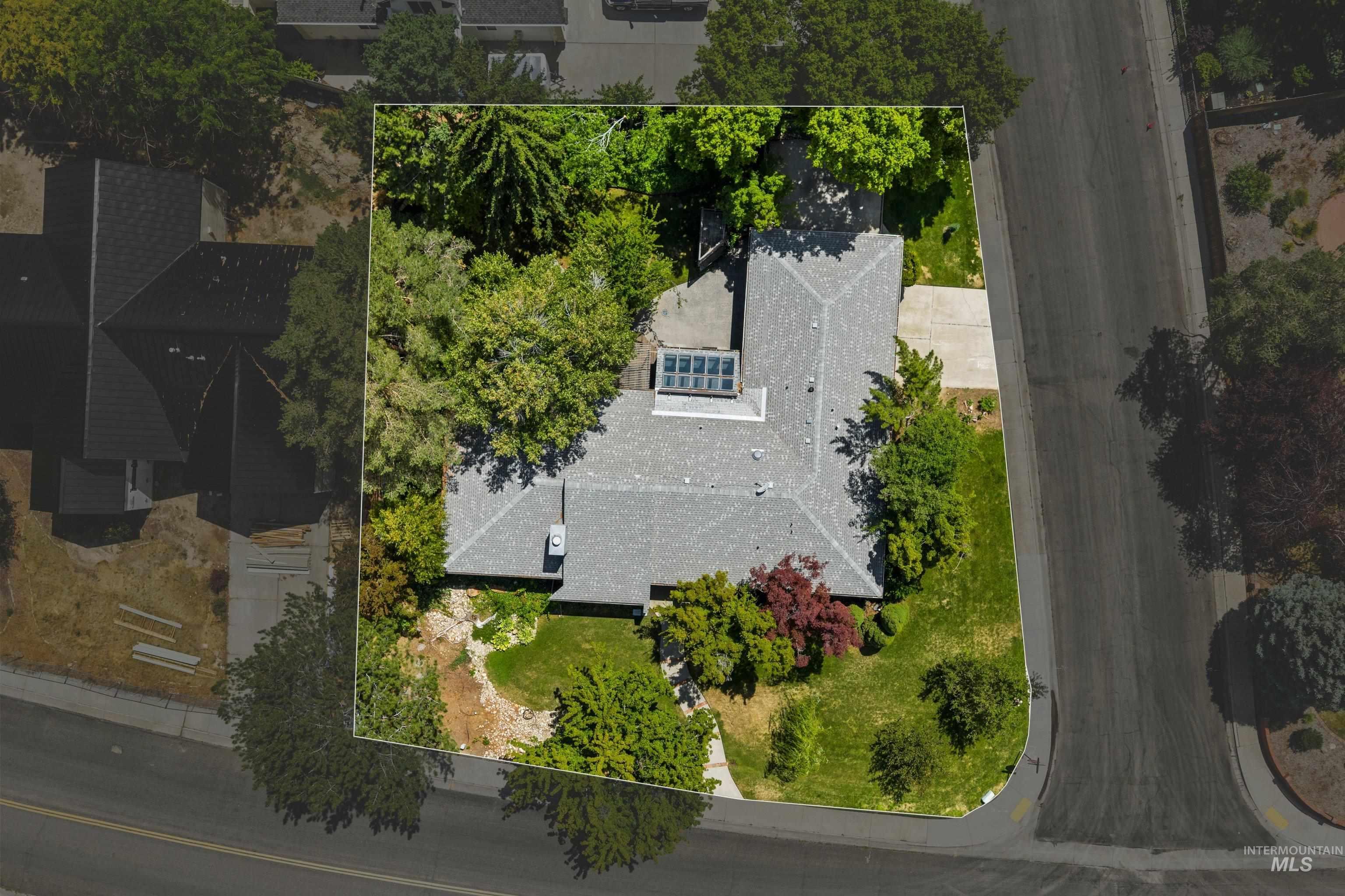 2333 Table Rock Rd, Boise, Idaho 83712, 4 Bedrooms, 3 Bathrooms, Residential For Sale, Price $899,000, 98992492