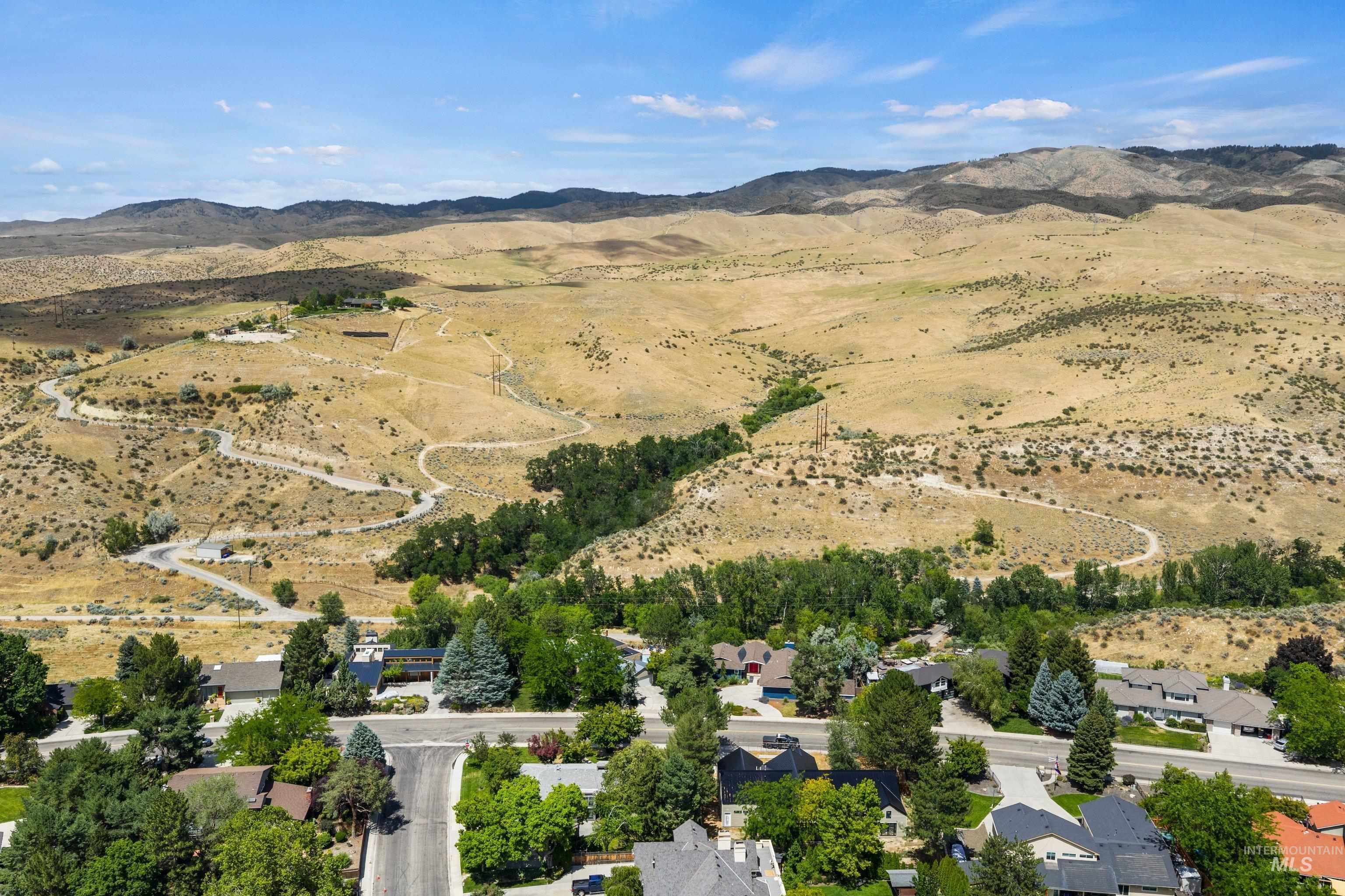 2333 Table Rock Rd, Boise, Idaho 83712, 4 Bedrooms, 3 Bathrooms, Residential For Sale, Price $899,000, 98992492
