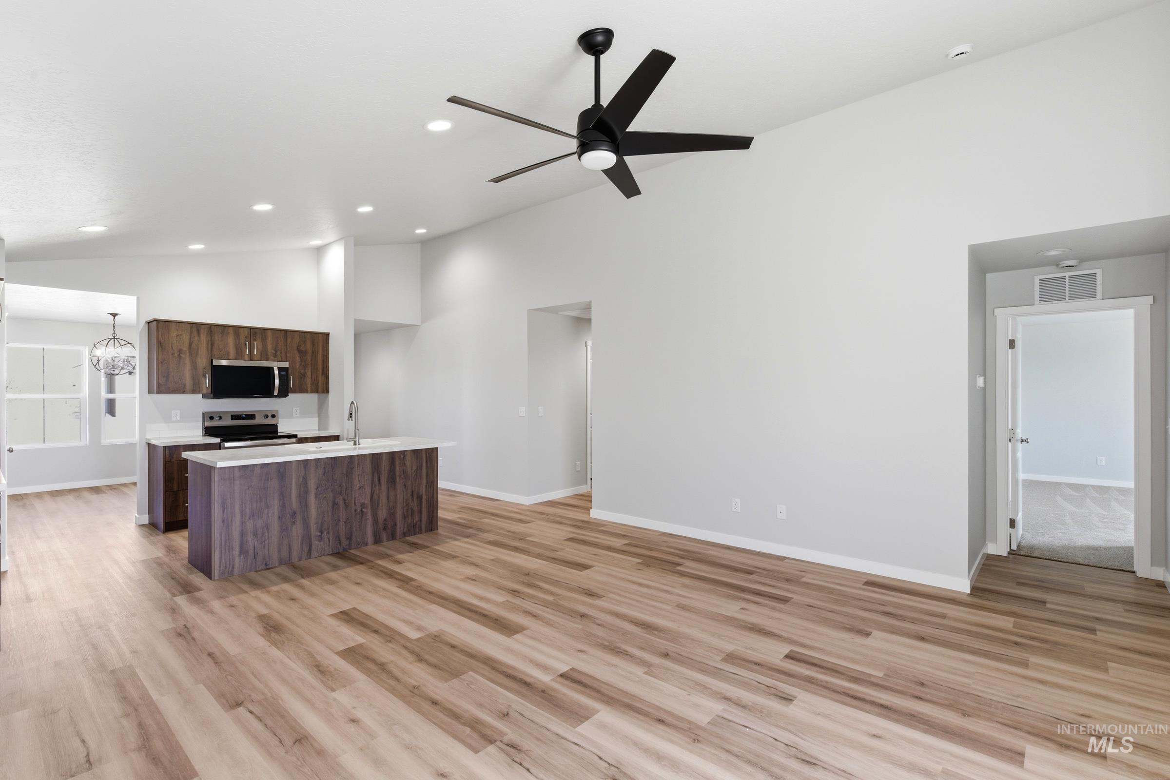 299 N Tideberry Ave, Kuna, Idaho 83634, 3 Bedrooms, 2 Bathrooms, Residential For Sale, Price $419,990,MLS 98992494