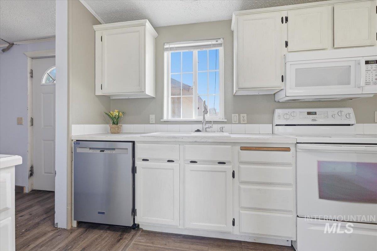 3065 Pioneer Rd, Homedale, Idaho 83628, 3 Bedrooms, 2 Bathrooms, Residential For Sale, Price $429,900,MLS 98992497