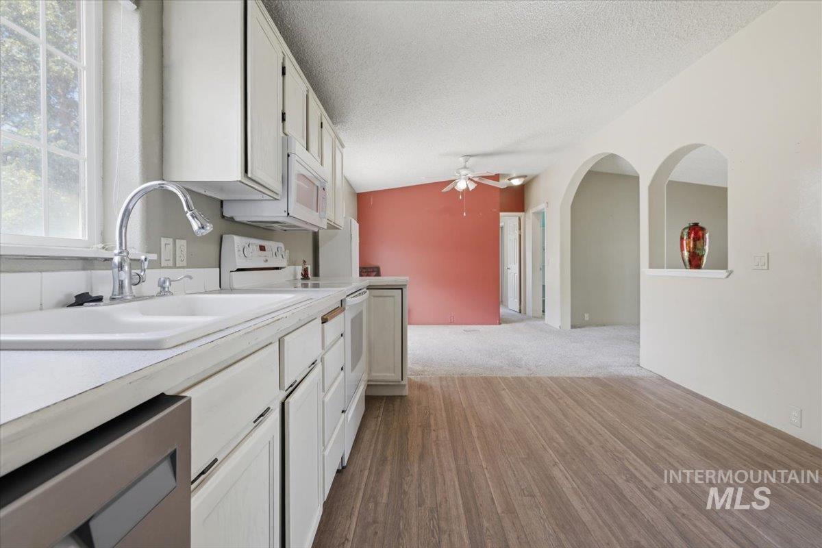 3065 Pioneer Rd, Homedale, Idaho 83628, 3 Bedrooms, 2 Bathrooms, Residential For Sale, Price $429,900,MLS 98992497