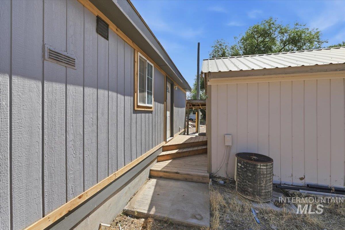 3065 Pioneer Rd, Homedale, Idaho 83628, 3 Bedrooms, 2 Bathrooms, Residential For Sale, Price $429,900,MLS 98992497