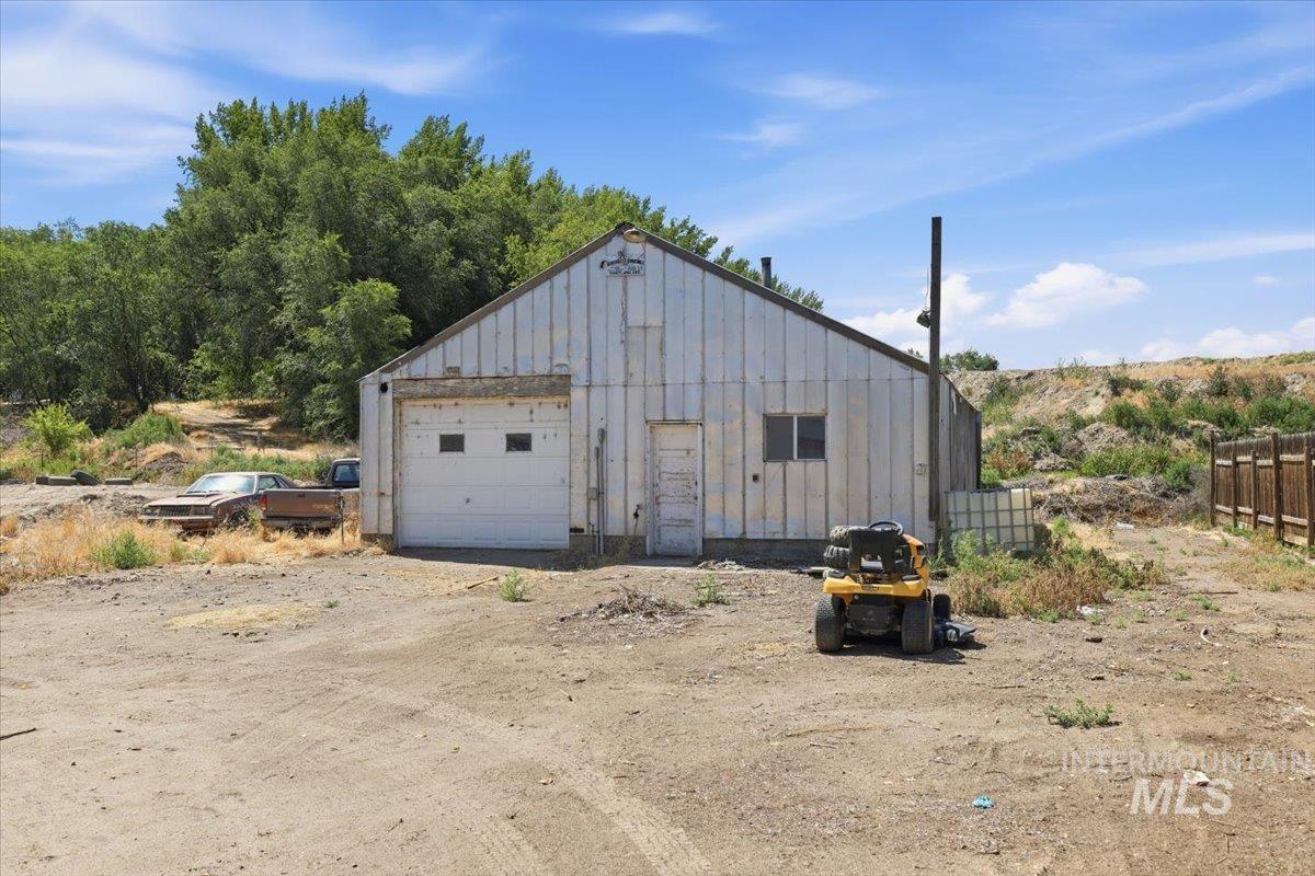 3065 Pioneer Rd, Homedale, Idaho 83628, 3 Bedrooms, 2 Bathrooms, Residential For Sale, Price $429,900,MLS 98992497