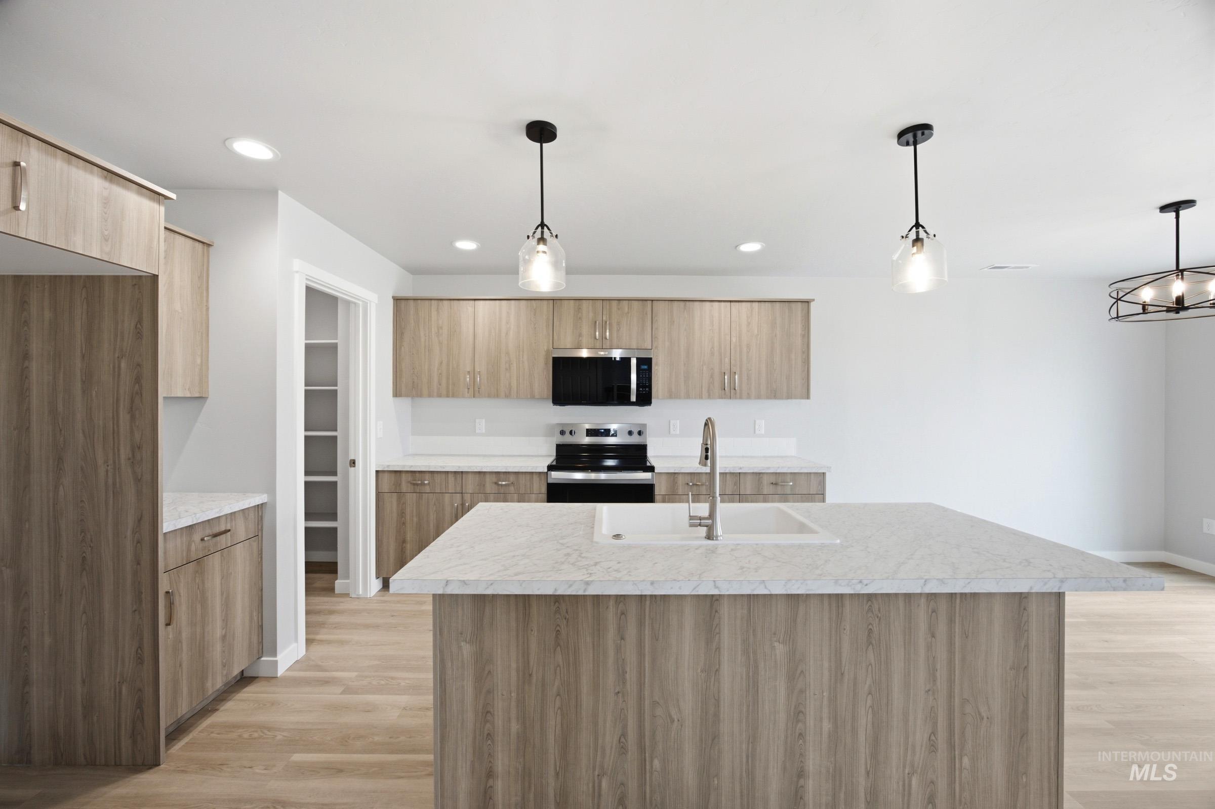 2367 W Fallon Lp, Nampa, Idaho 83651, 3 Bedrooms, 2.5 Bathrooms, Residential For Sale, Price $410,990,MLS 98992502