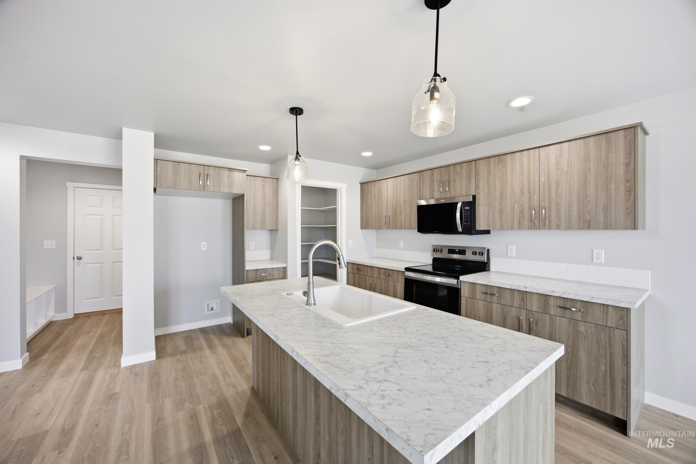 2367 W Fallon Lp, Nampa, Idaho 83651, 3 Bedrooms, 2.5 Bathrooms, Residential For Sale, Price $410,990,MLS 98992502