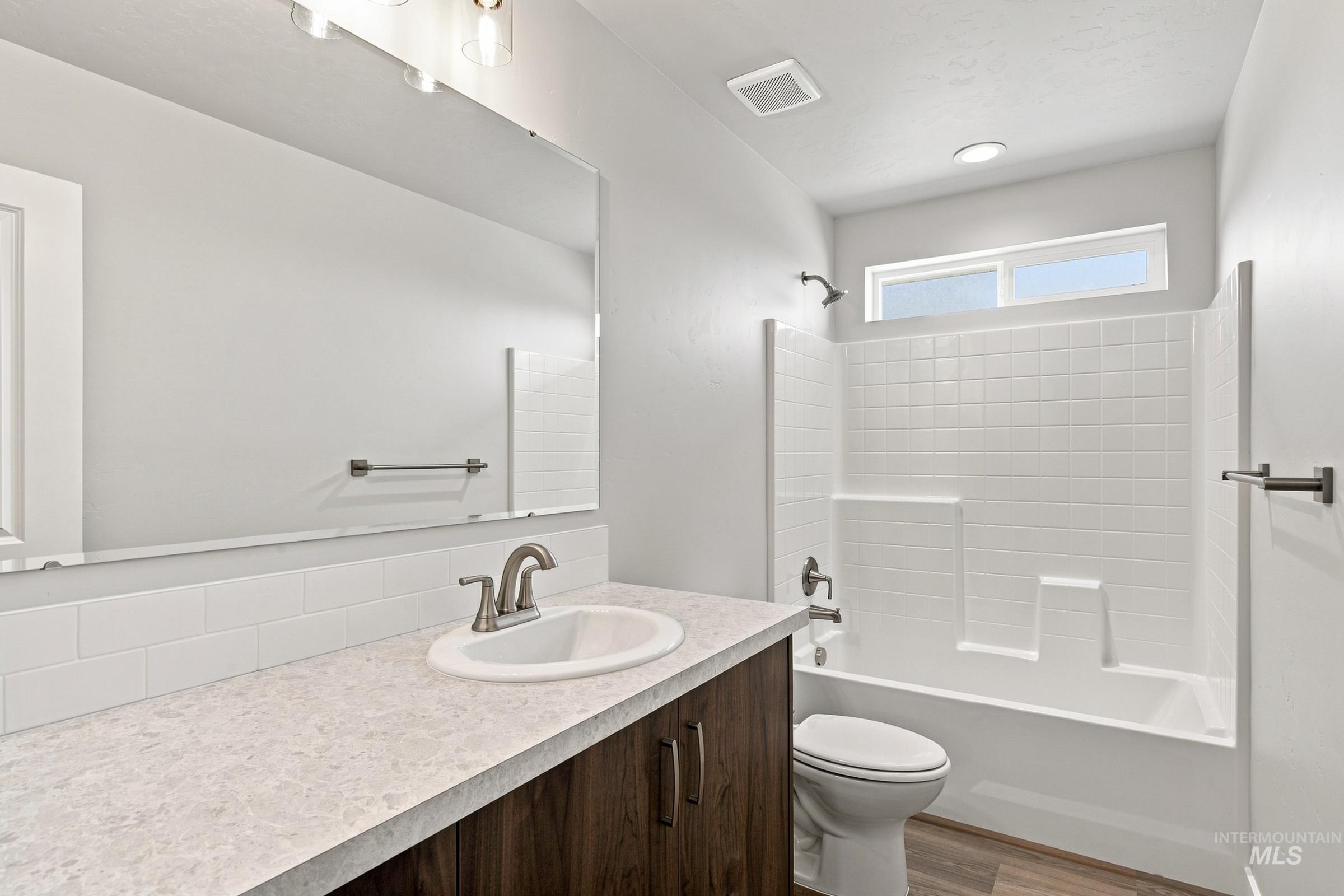 3813 E White Plains St, Nampa, Idaho 83686, 4 Bedrooms, 2.5 Bathrooms, Residential For Sale, Price $494,990,MLS 98992504