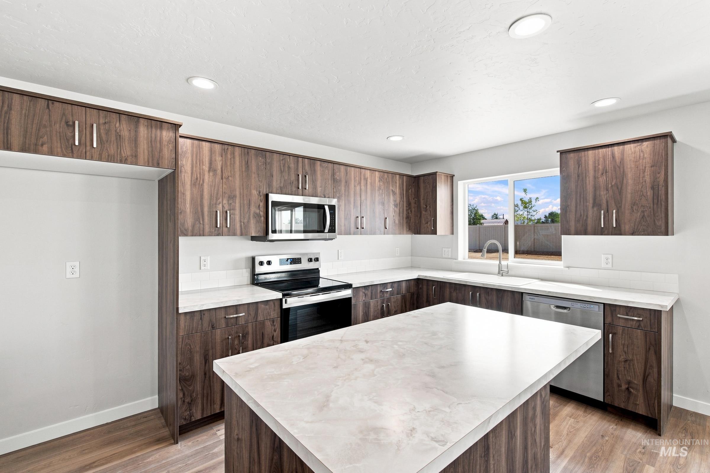 3813 E White Plains St, Nampa, Idaho 83686, 4 Bedrooms, 2.5 Bathrooms, Residential For Sale, Price $494,990,MLS 98992504