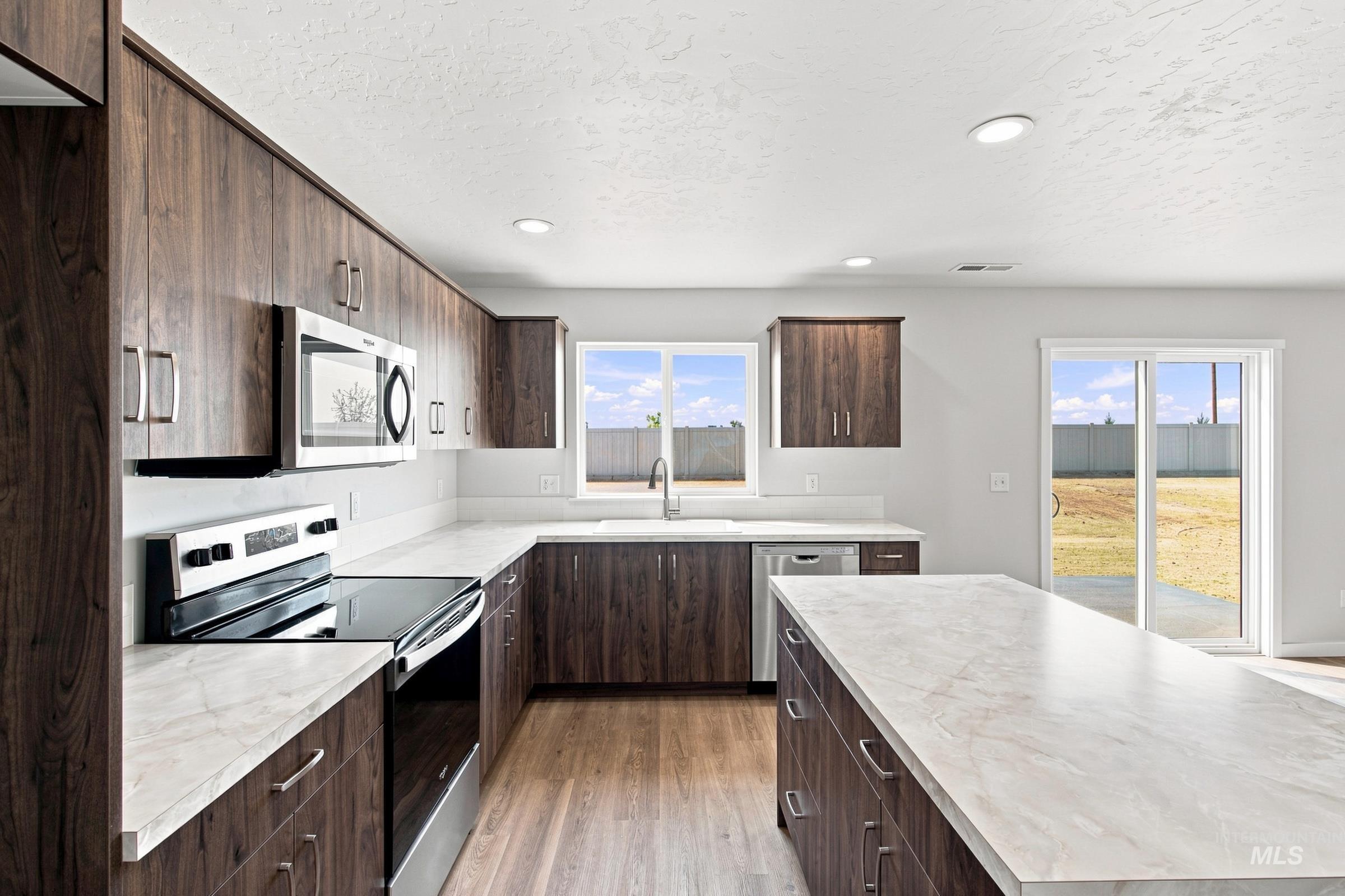 3813 E White Plains St, Nampa, Idaho 83686, 4 Bedrooms, 2.5 Bathrooms, Residential For Sale, Price $494,990,MLS 98992504