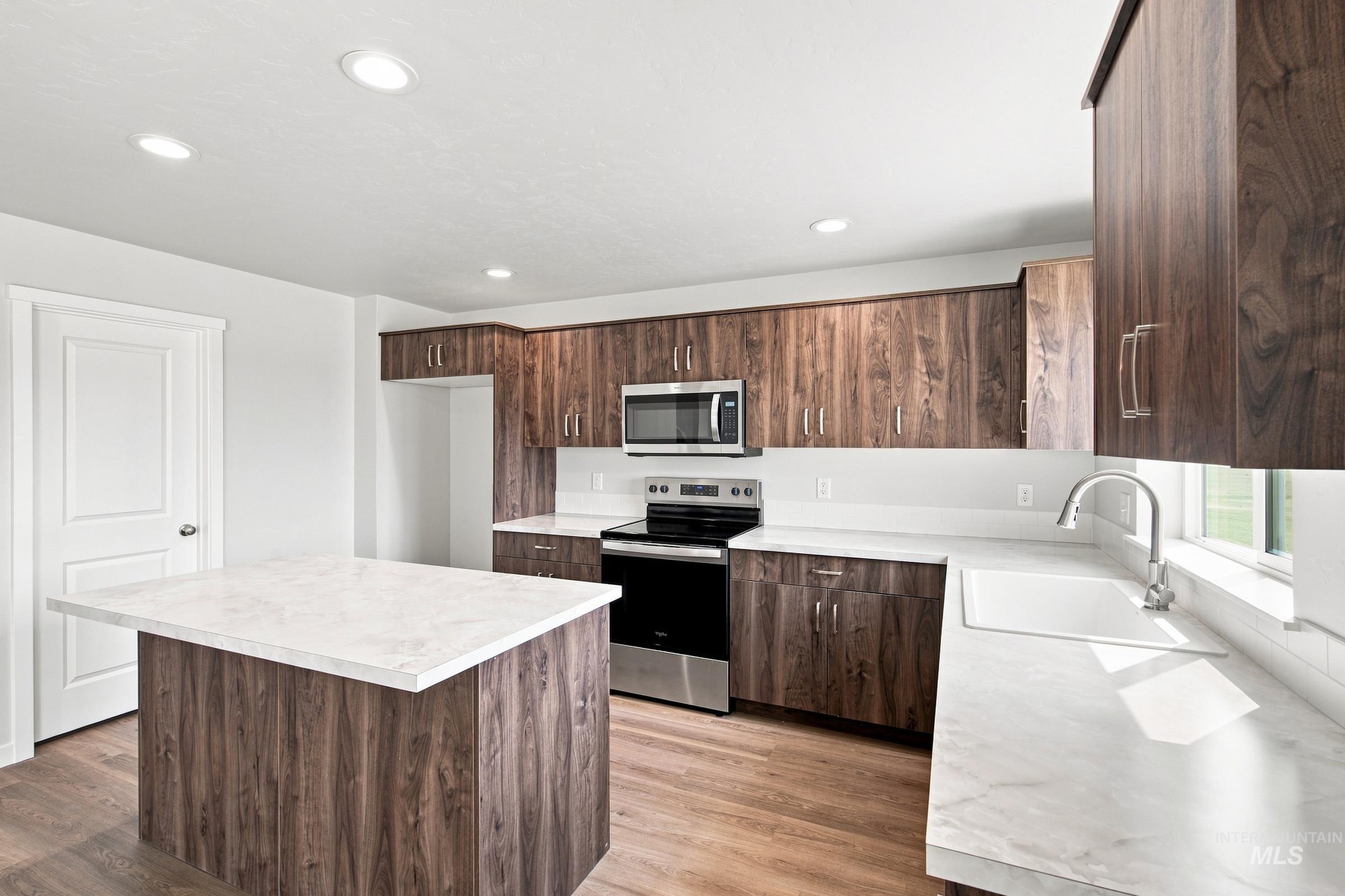 3813 E White Plains St, Nampa, Idaho 83686, 4 Bedrooms, 2.5 Bathrooms, Residential For Sale, Price $494,990,MLS 98992504