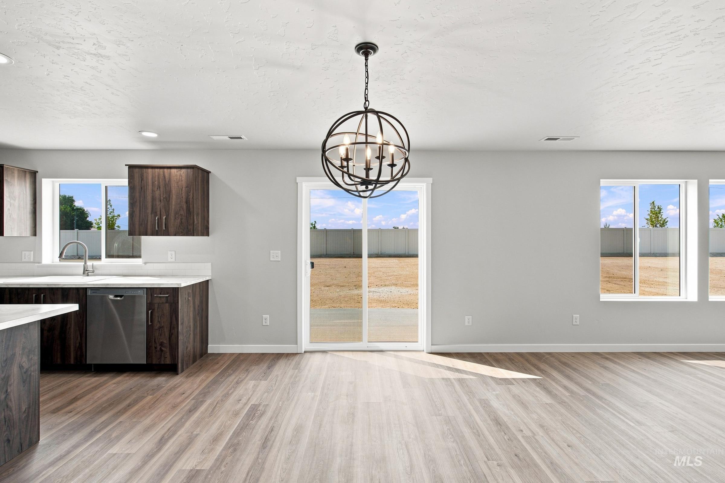 3813 E White Plains St, Nampa, Idaho 83686, 4 Bedrooms, 2.5 Bathrooms, Residential For Sale, Price $494,990,MLS 98992504