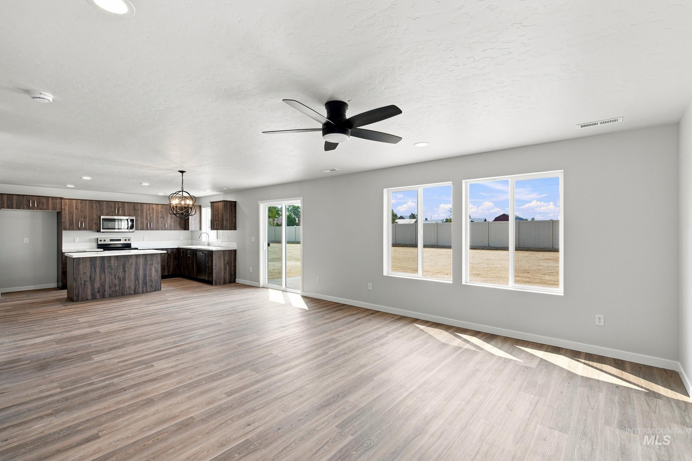 3813 E White Plains St, Nampa, Idaho 83686, 4 Bedrooms, 2.5 Bathrooms, Residential For Sale, Price $494,990,MLS 98992504