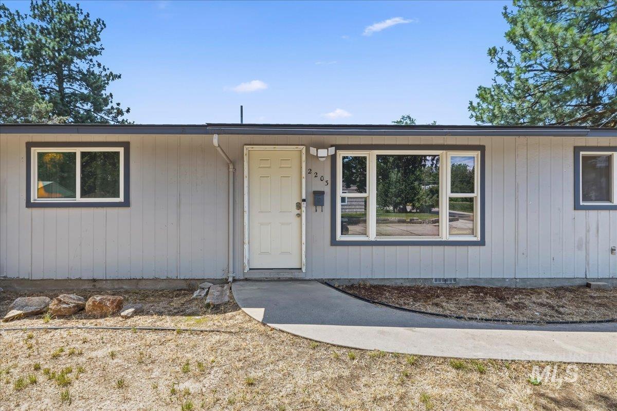 2203 S Colorado Ave, Boise, Idaho 83706, 4 Bedrooms, 2 Bathrooms, Residential For Sale, Price $464,900, 98992506