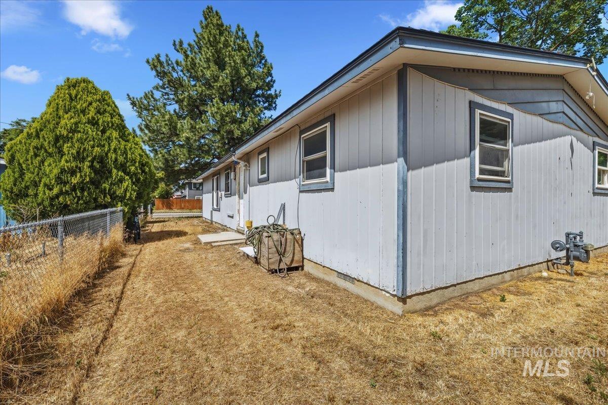 2203 S Colorado Ave, Boise, Idaho 83706, 4 Bedrooms, 2 Bathrooms, Residential For Sale, Price $464,900, 98992506