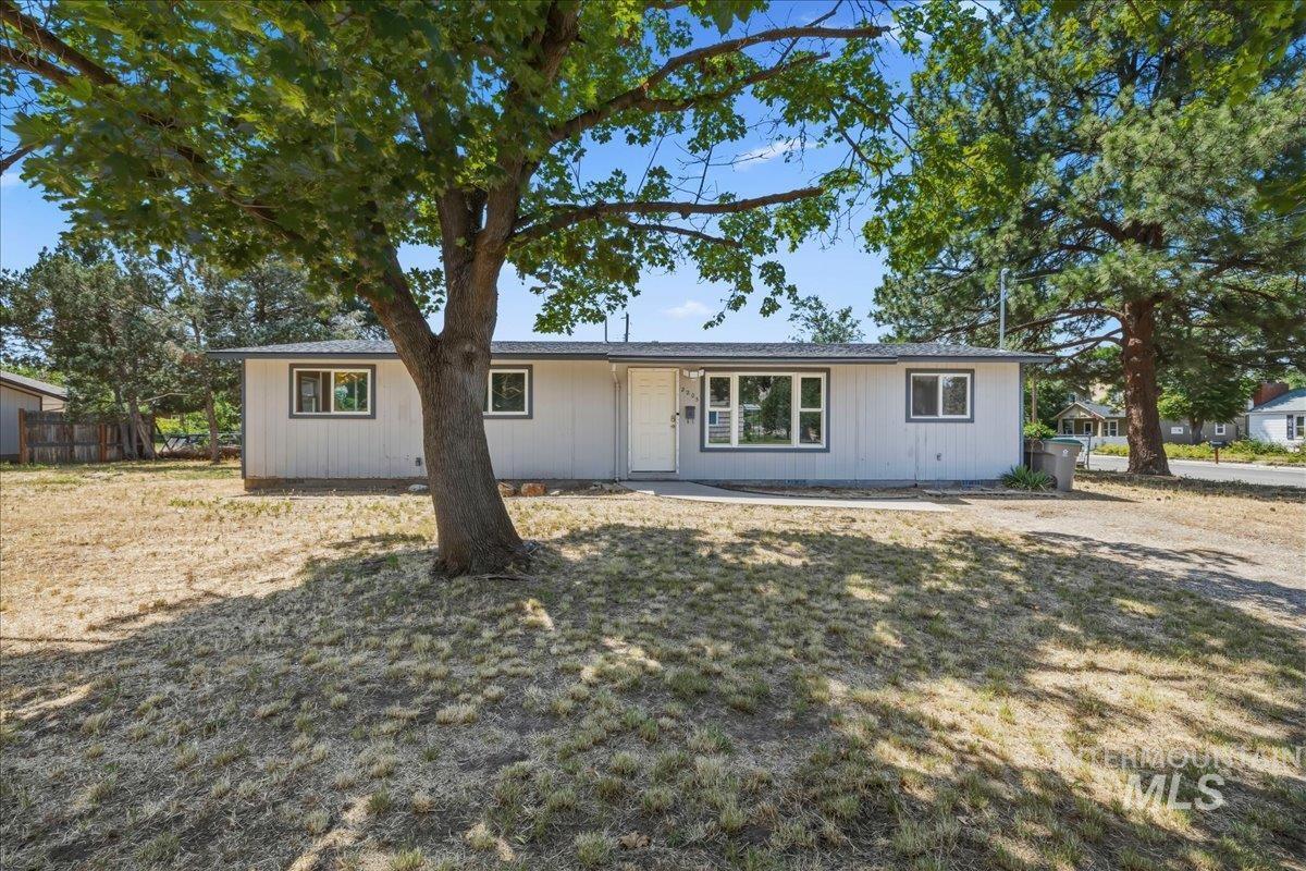 2203 S Colorado Ave, Boise, Idaho 83706, 4 Bedrooms, 2 Bathrooms, Residential For Sale, Price $464,900, 98992506