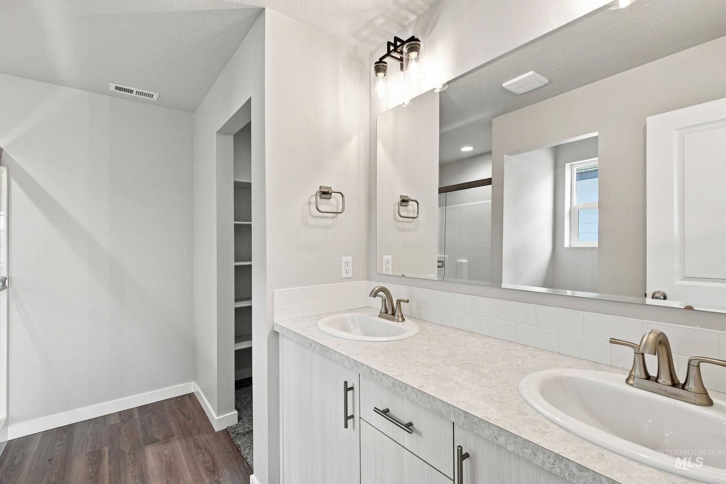 4558 S Amsterdam Ave, Nampa, Idaho 83686, 3 Bedrooms, 2 Bathrooms, Residential For Sale, Price $439,990,MLS 98992507