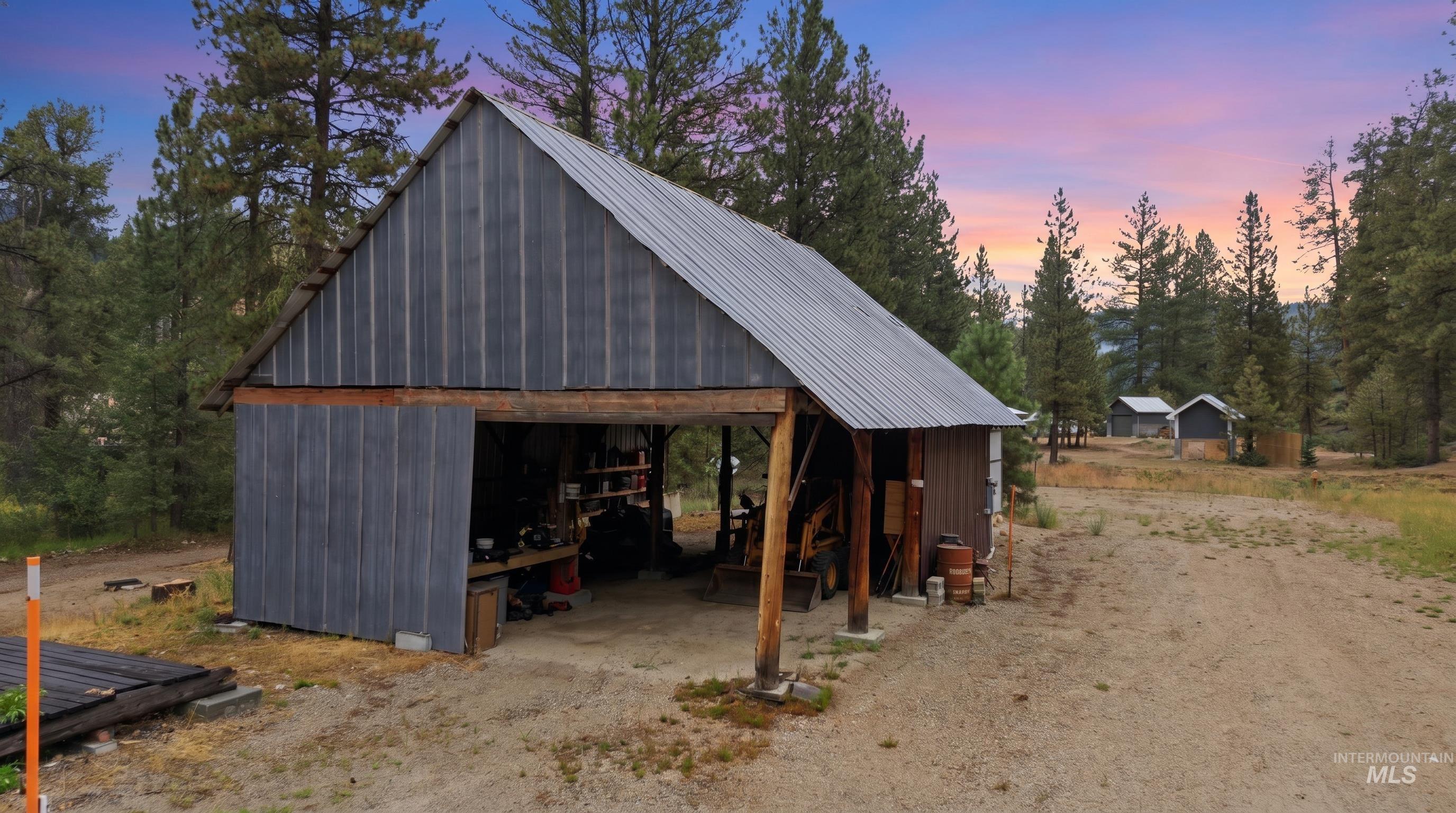 3980 N Pine Featherville Rd, Mountain Home, Idaho 83647, 3 Bedrooms, 1.5 Bathrooms, Residential For Sale, Price $800,000, 98992515