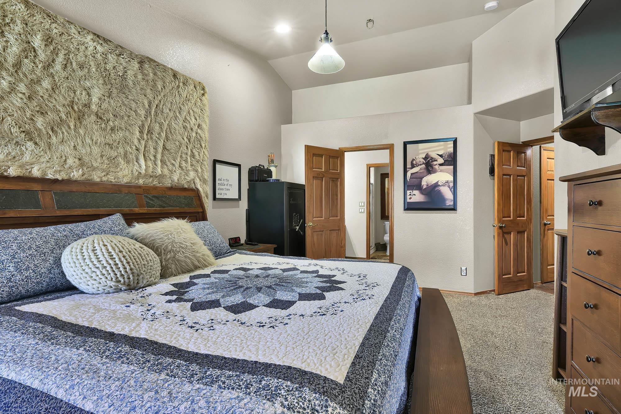 1299 N Black Cat Rd, Meridian, Idaho 83642, 4 Bedrooms, 2 Bathrooms, Residential For Sale, Price $1,585,000, 98992518