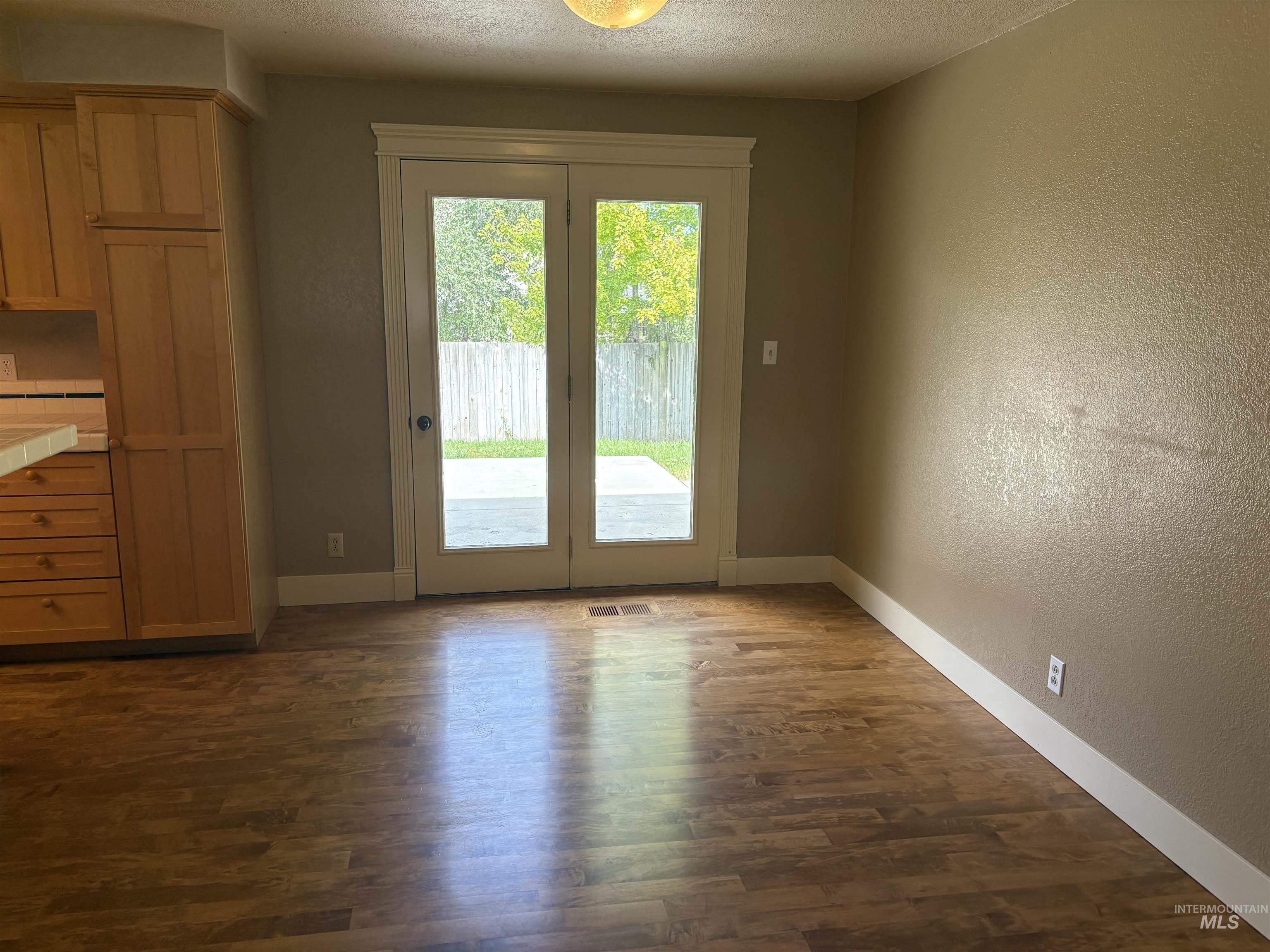513 Ridge Way, Ontario, Oregon 97914, 3 Bedrooms, 2 Bathrooms, Residential For Sale, Price $399,000, 98992524
