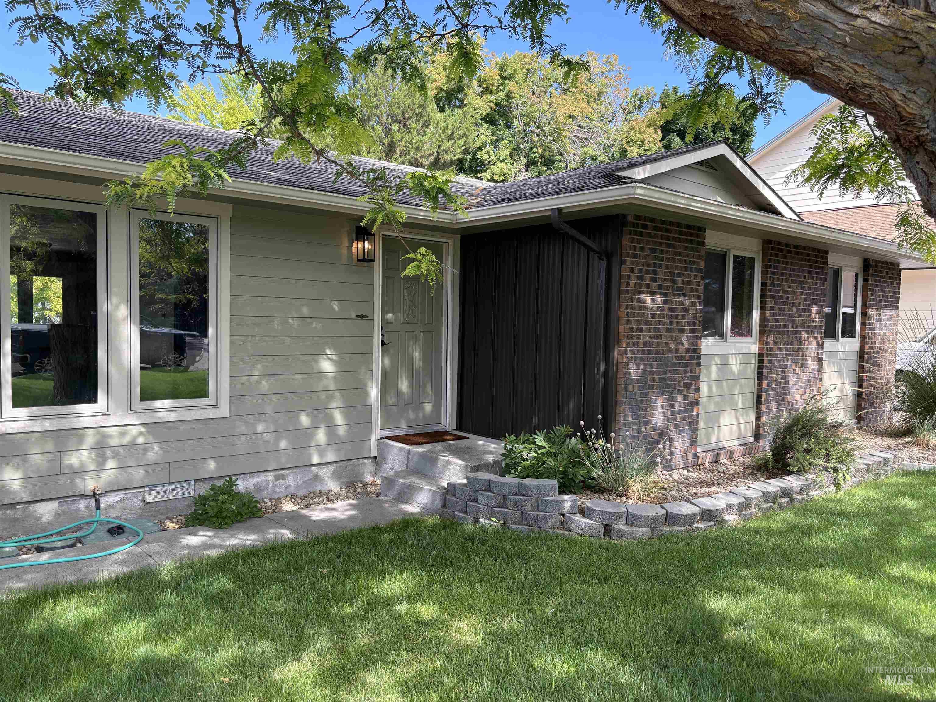 513 Ridge Way, Ontario, Oregon 97914, 3 Bedrooms, 2 Bathrooms, Residential For Sale, Price $399,000, 98992524