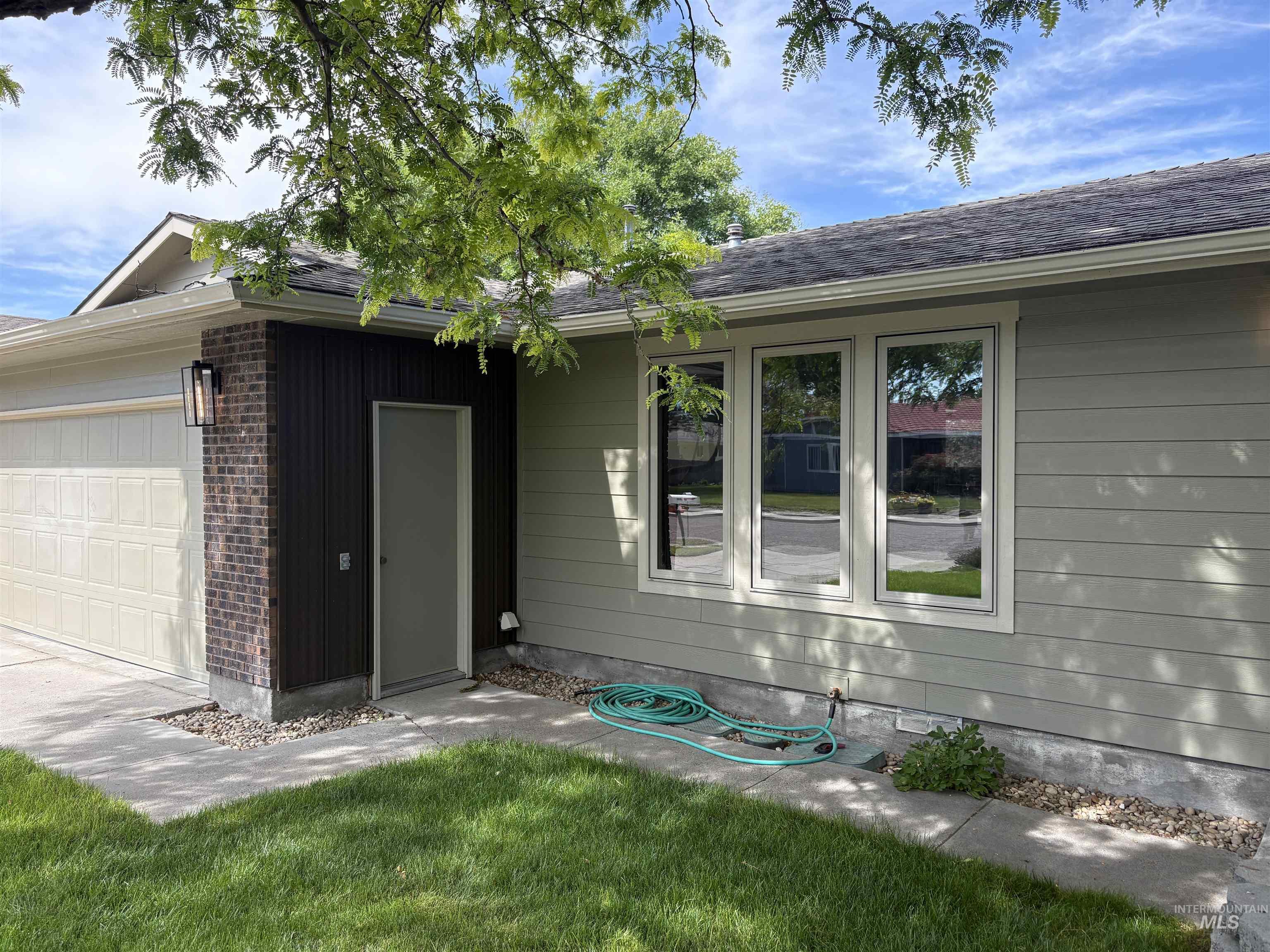 513 Ridge Way, Ontario, Oregon 97914, 3 Bedrooms, 2 Bathrooms, Residential For Sale, Price $399,000, 98992524
