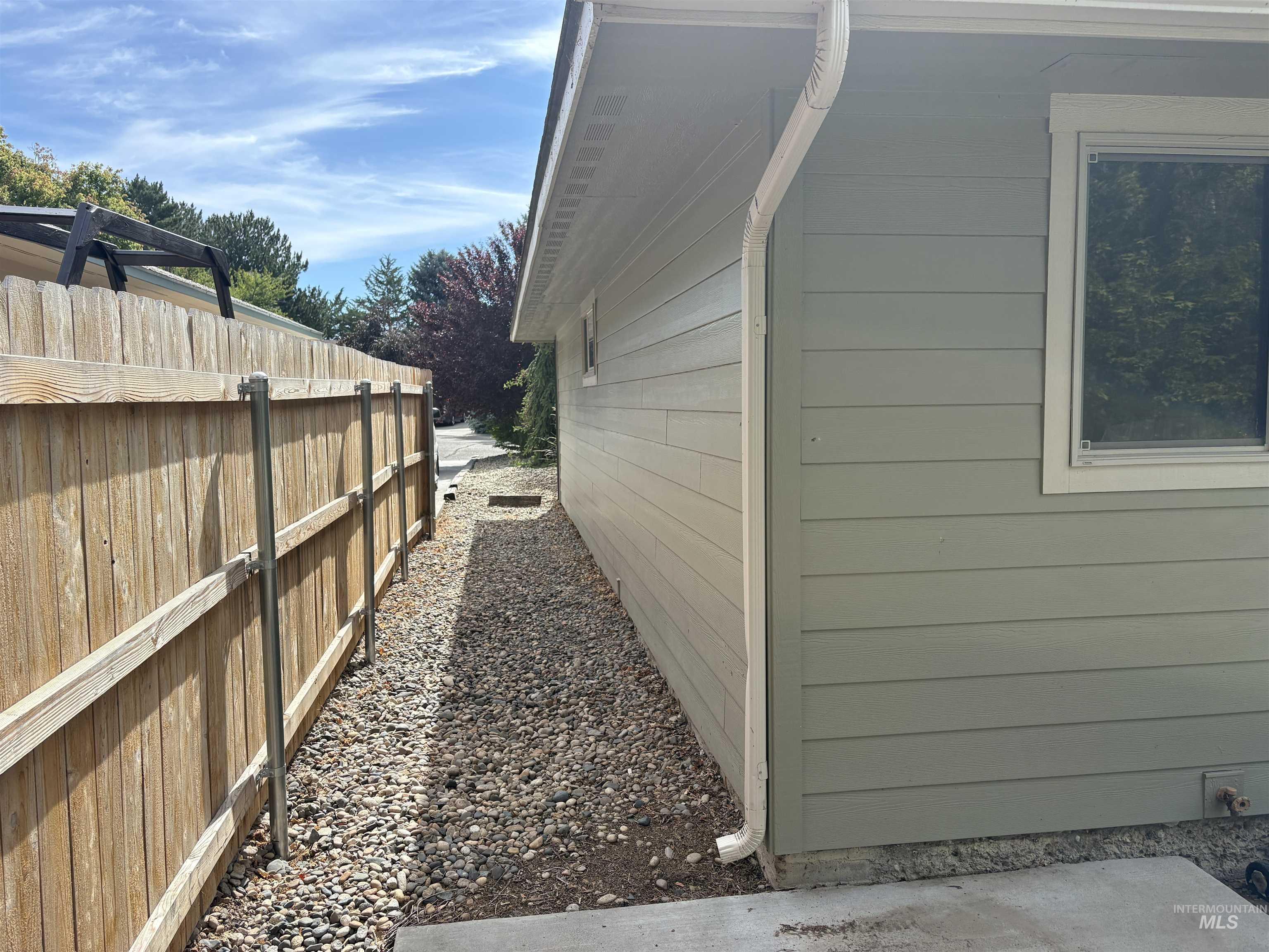 513 Ridge Way, Ontario, Oregon 97914, 3 Bedrooms, 2 Bathrooms, Residential For Sale, Price $399,000, 98992524