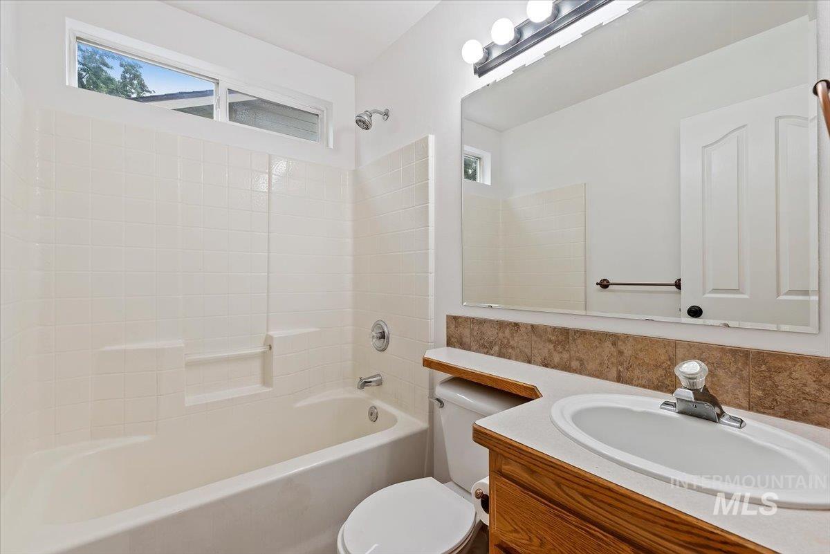 14413 W Roaring Creek, Boise, Idaho 83713, 3 Bedrooms, 2 Bathrooms, Residential For Sale, Price $449,000, 98992525