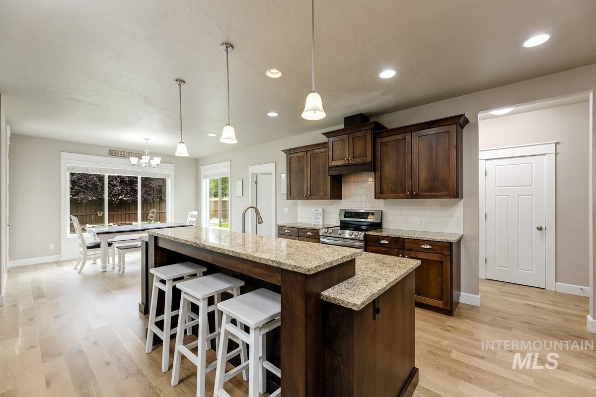 5855 N Channing Way, Meridian, Idaho 83646, 5 Bedrooms, 3 Bathrooms, Residential For Sale, Price $799,900, 98992527