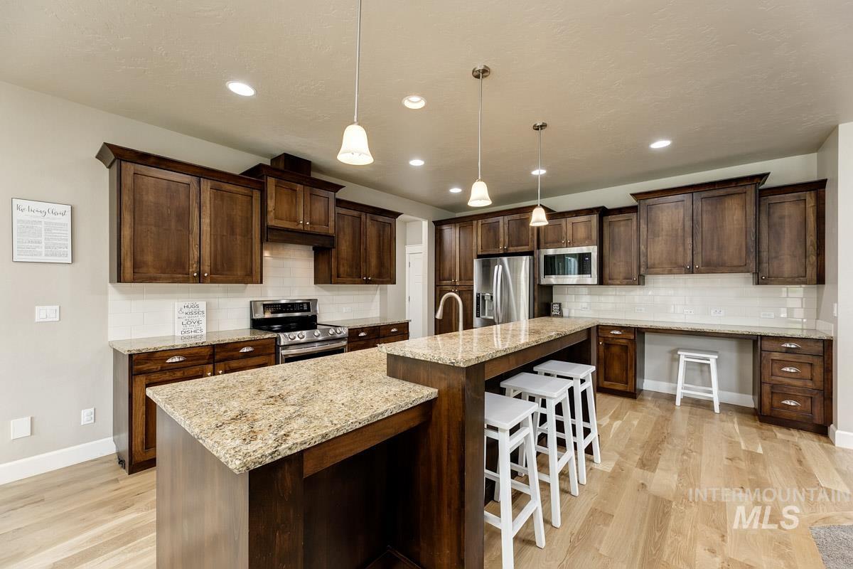 5855 N Channing Way, Meridian, Idaho 83646, 5 Bedrooms, 3 Bathrooms, Residential For Sale, Price $799,900, 98992527