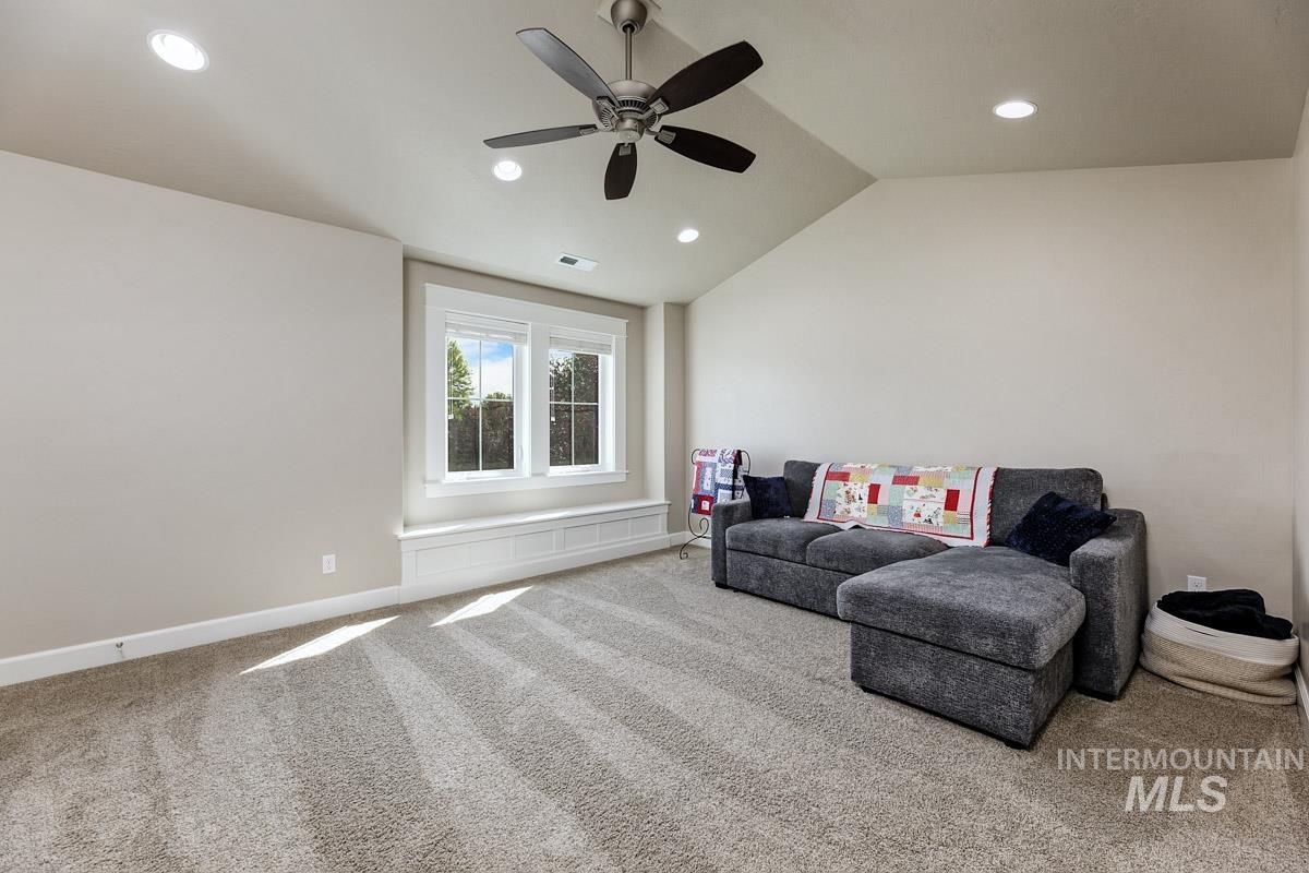 5855 N Channing Way, Meridian, Idaho 83646, 5 Bedrooms, 3 Bathrooms, Residential For Sale, Price $799,900, 98992527